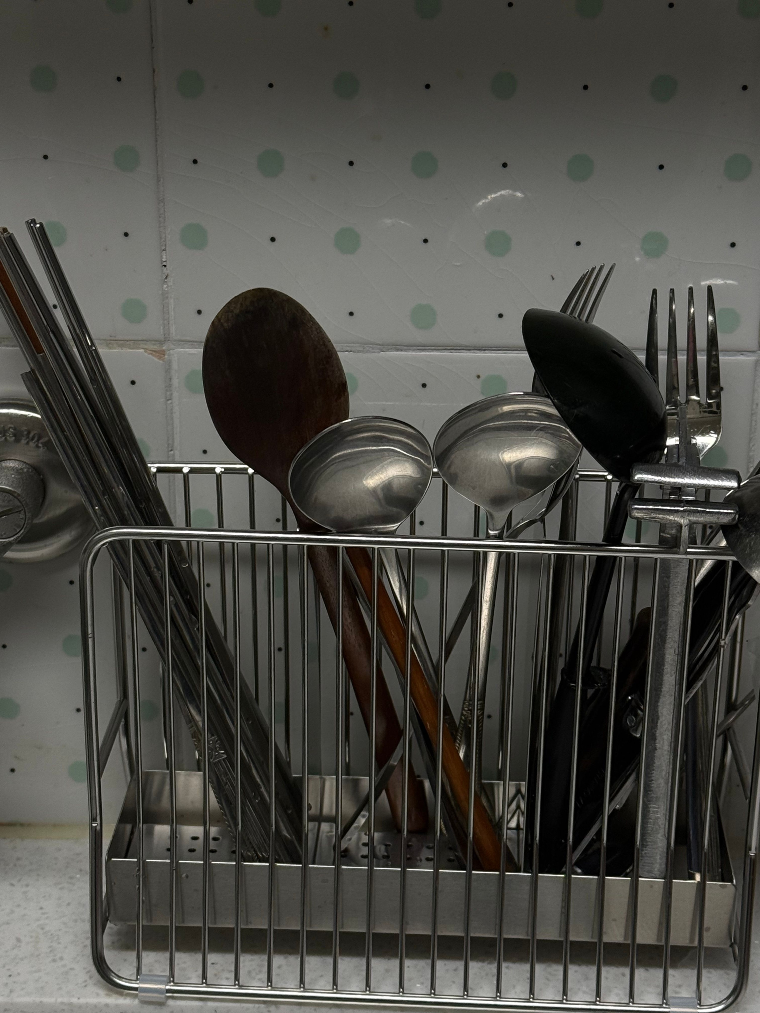 Utensil Holder with Drain Tray user photo