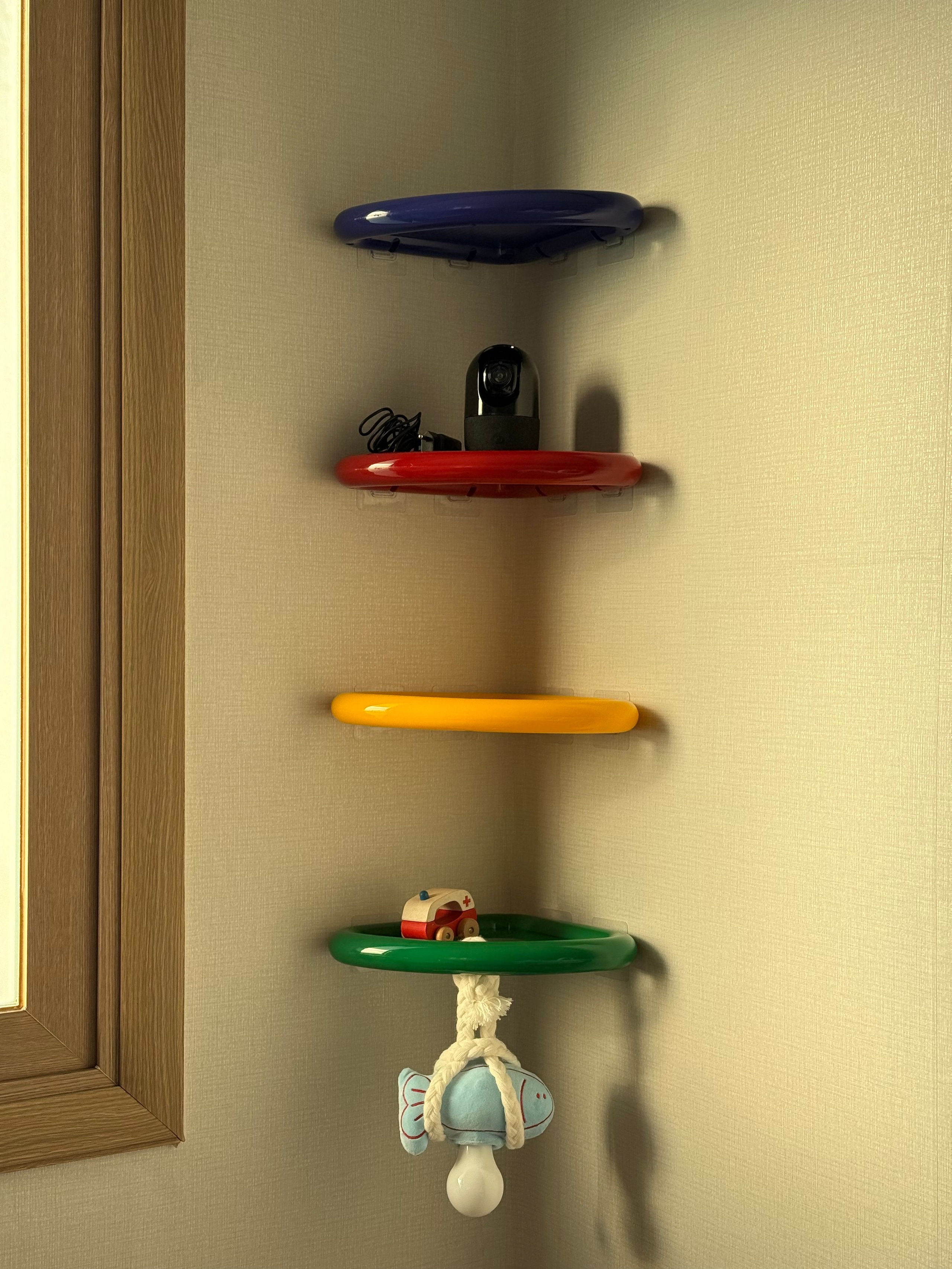 No-Drill Colorful Corner Shelf user photo