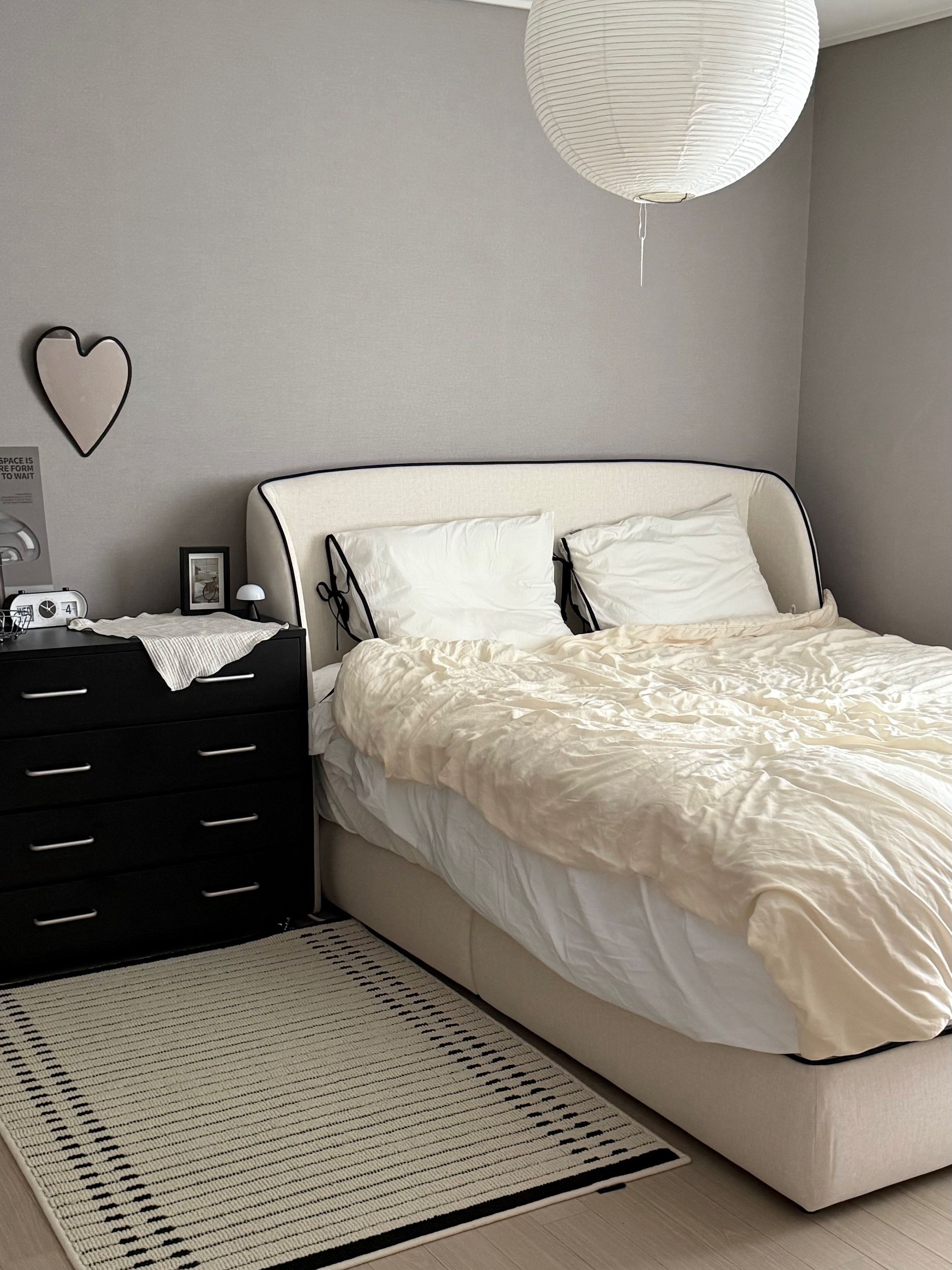 Round Modern Flip Table Clock user photo