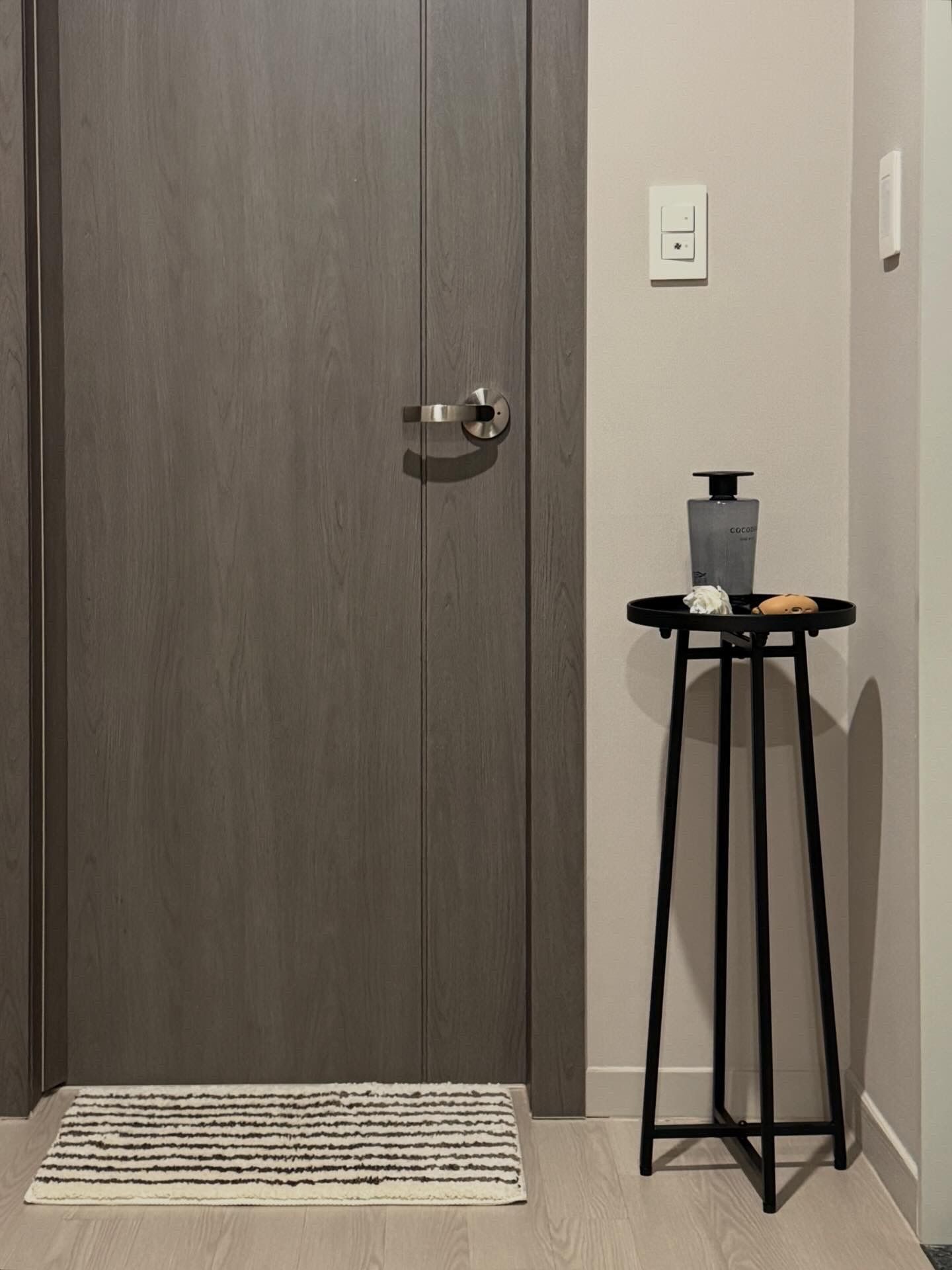 Slim Tall Metal Accent Table user photo