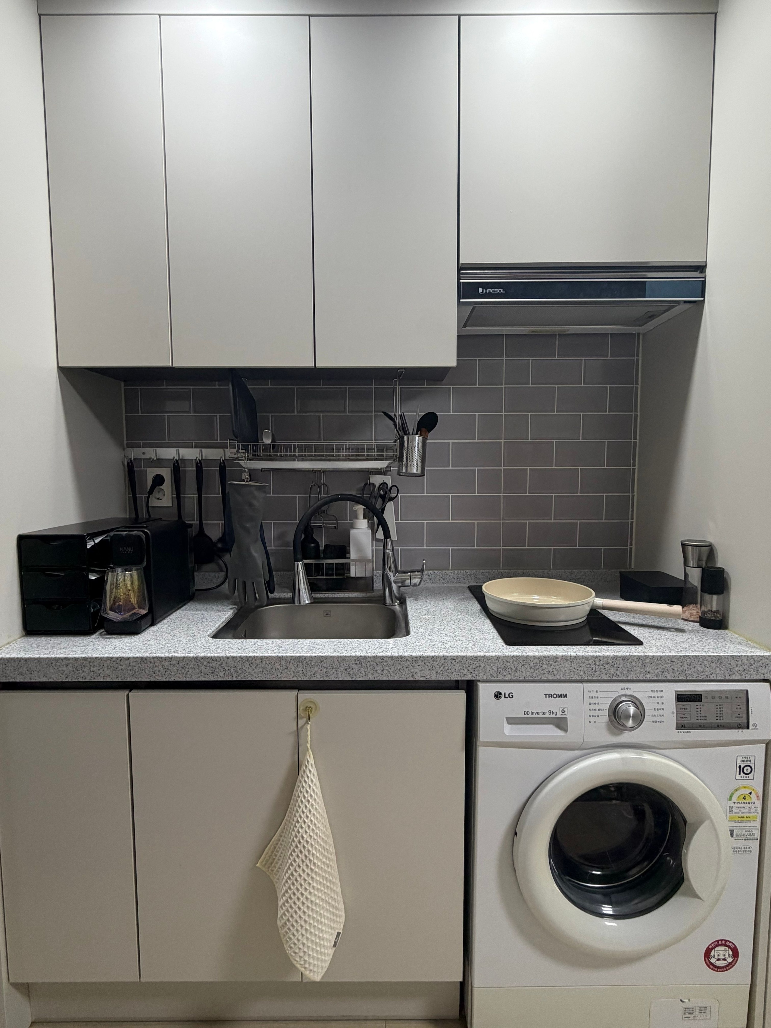 Stainless Steel Sponge Holder with Drain Tray user photo