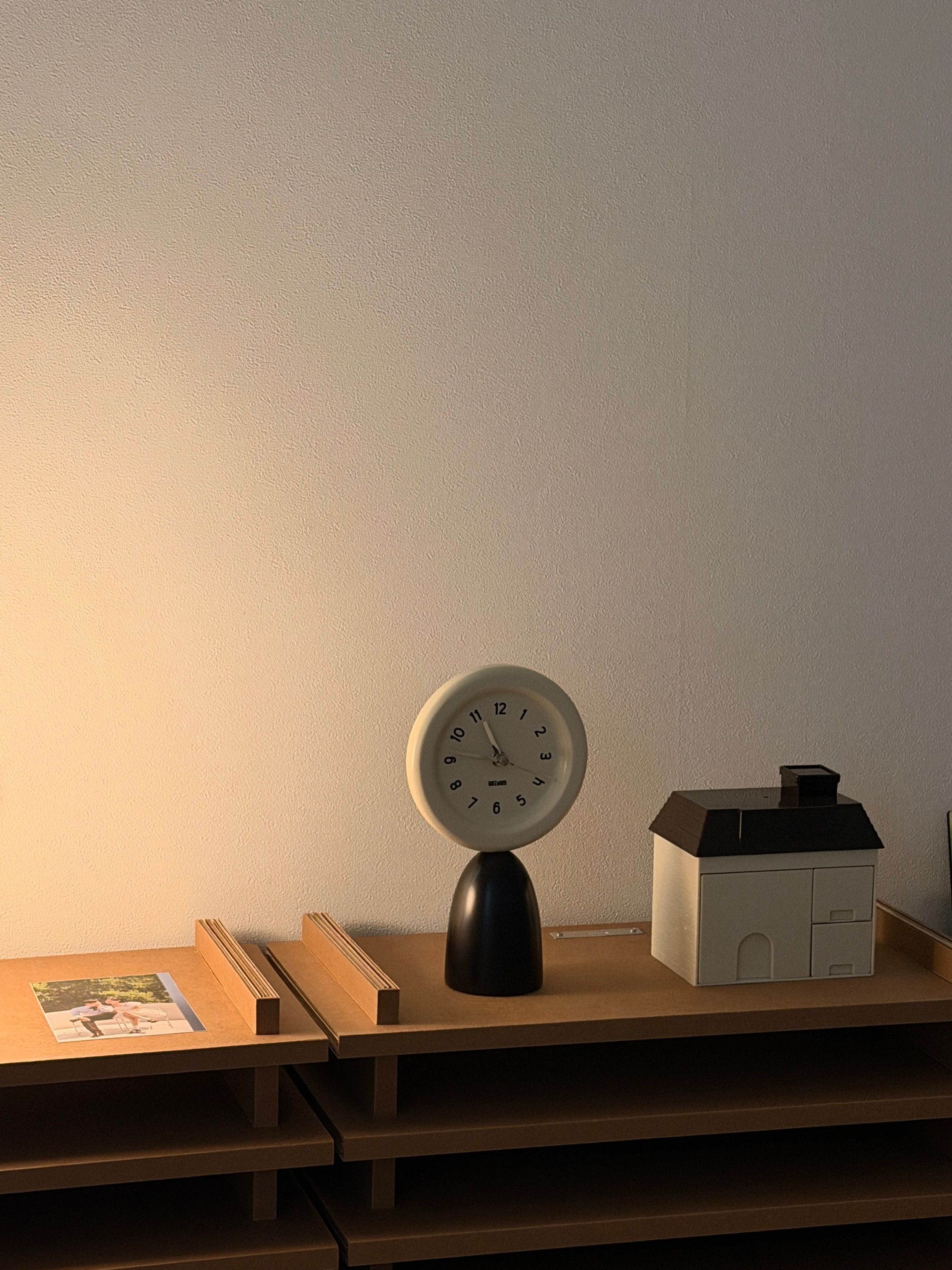 On My Mood Object Tray Table Clock user photo