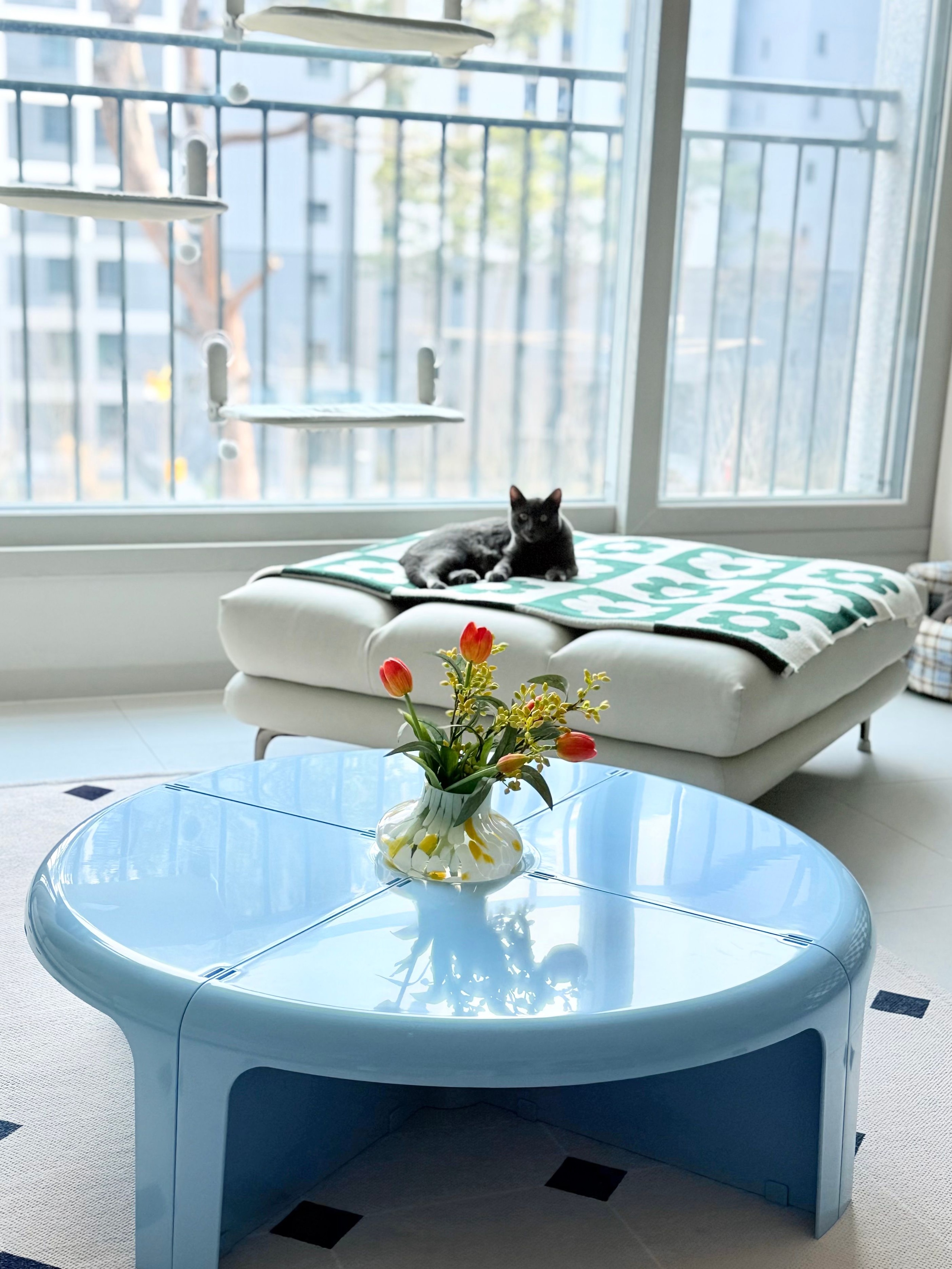 Quarter Modular Round Coffee Table user photo