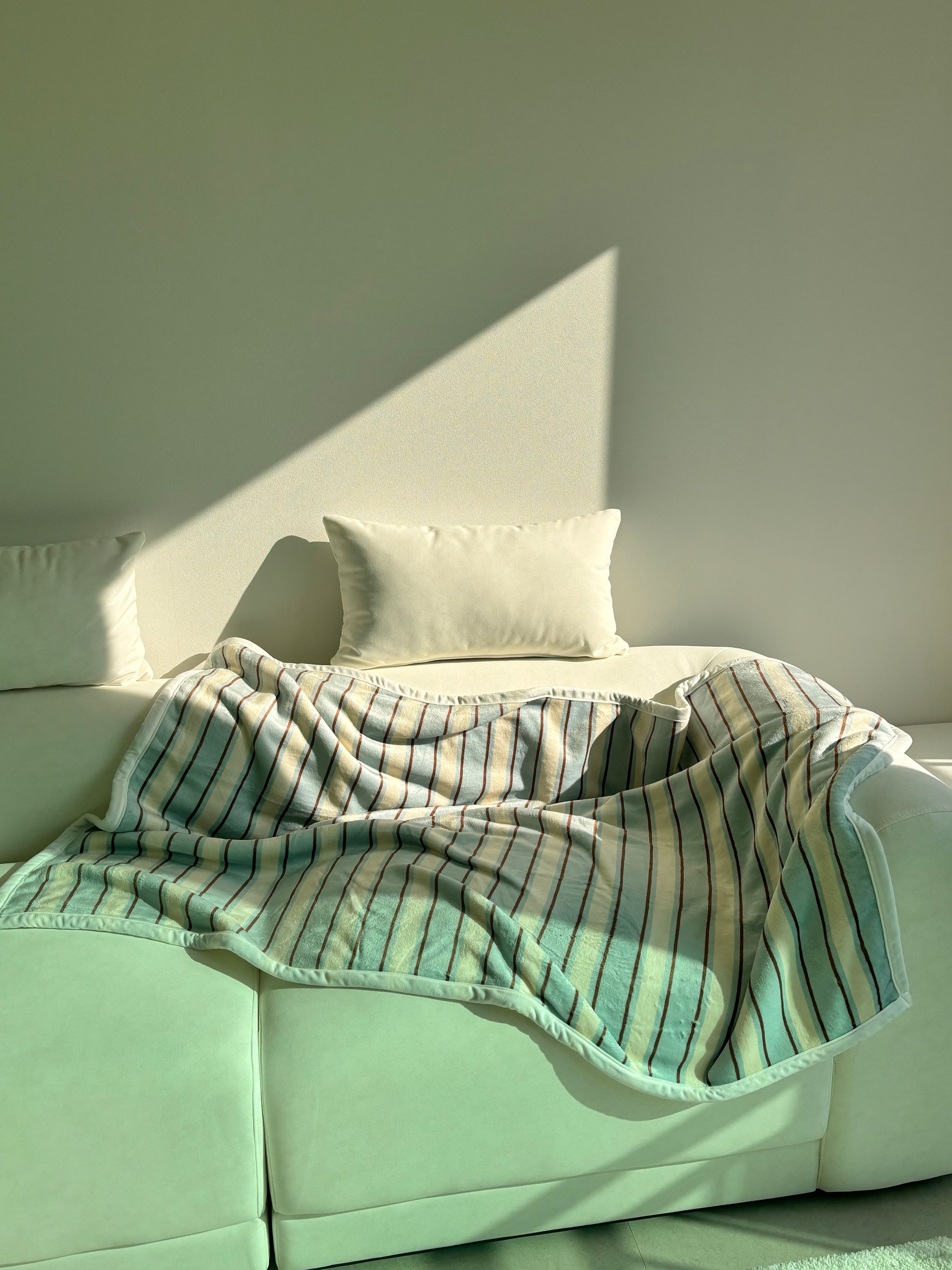 Blooming Flannel Microfiber All-Season Sherpa Blanket user photo