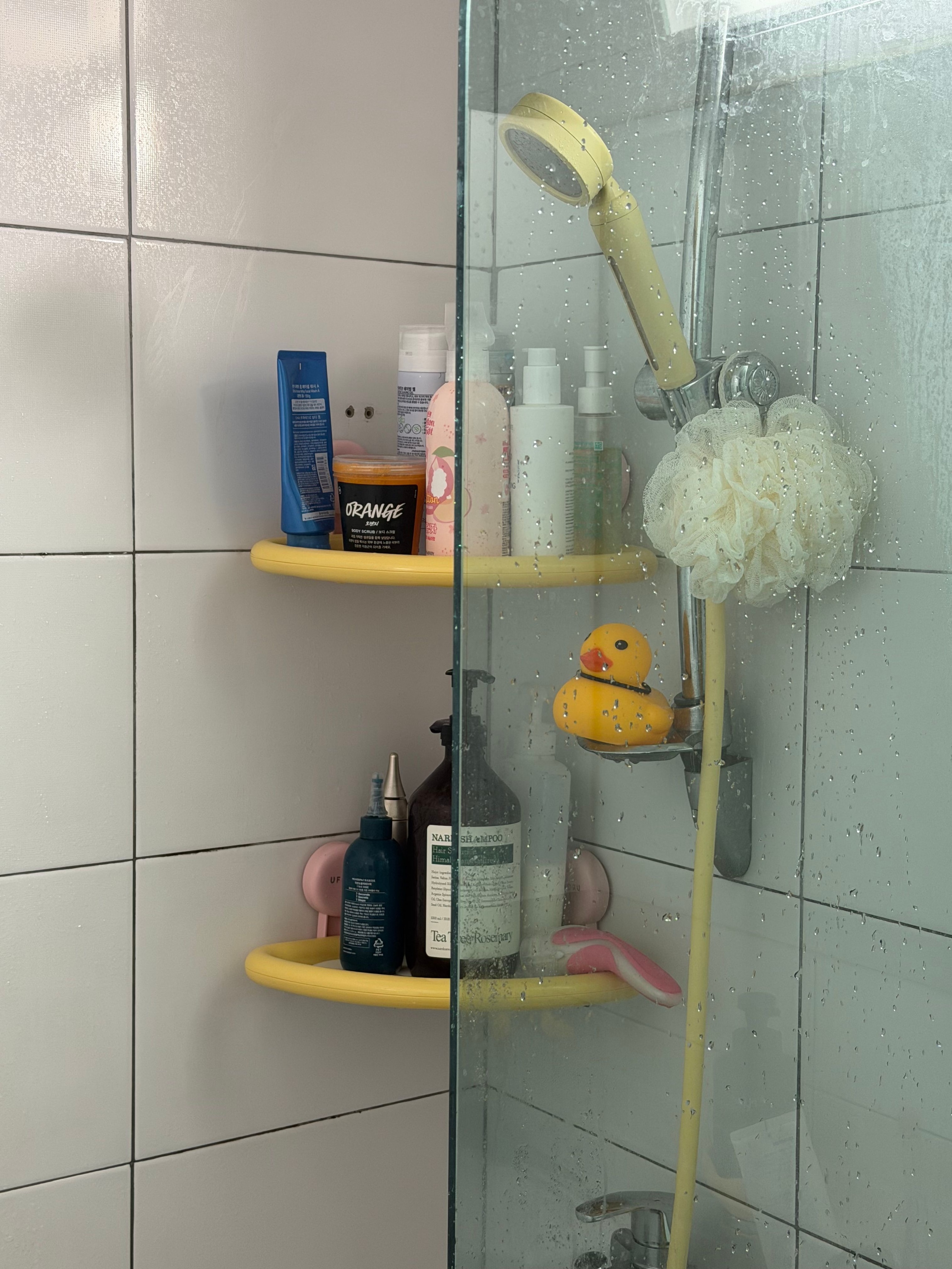 No-Drill Pastel Bathroom Storage Shelf user photo