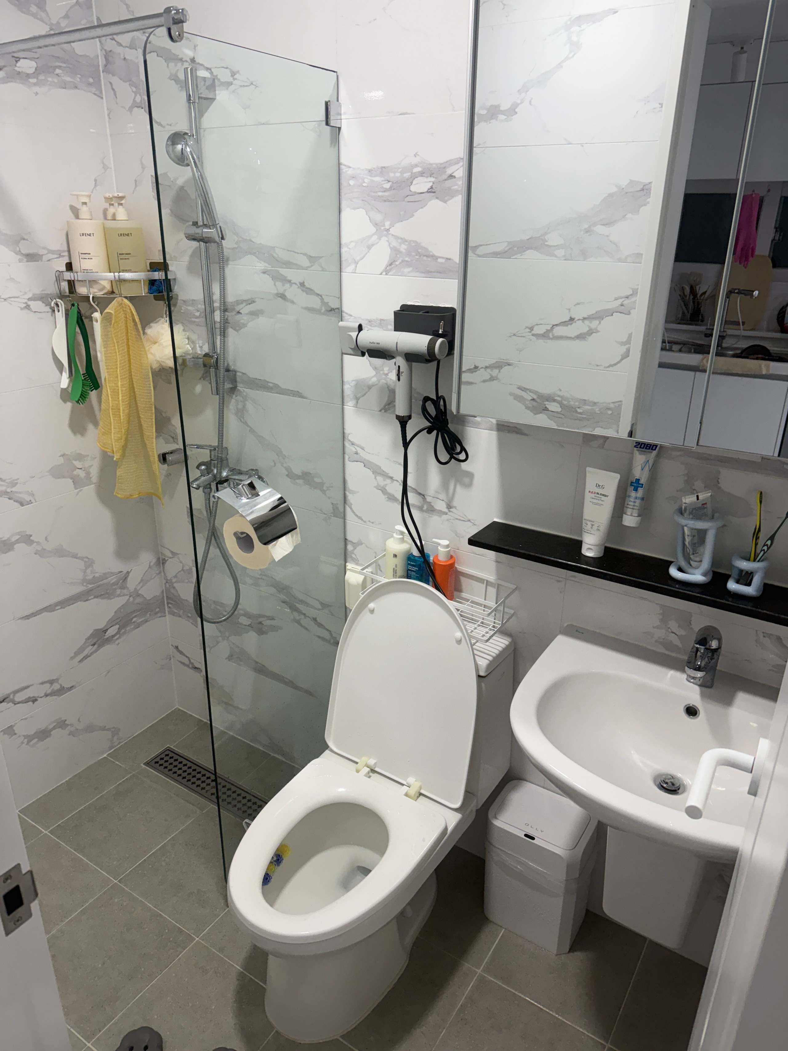 Screw-Lock No-Drill Bathroom Shelf user photo
