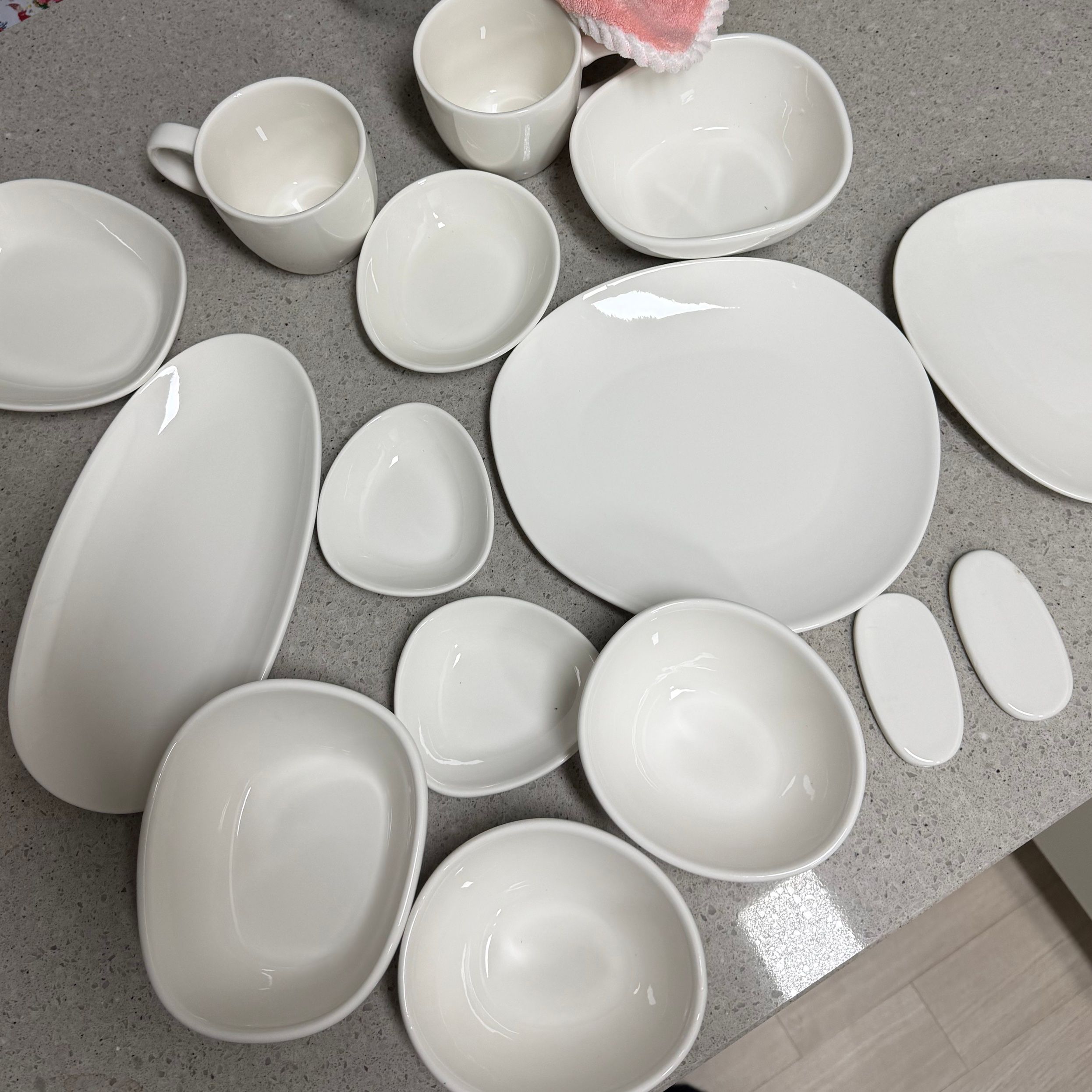 Cream White Pebble Dinnerware Set for 2 user photo