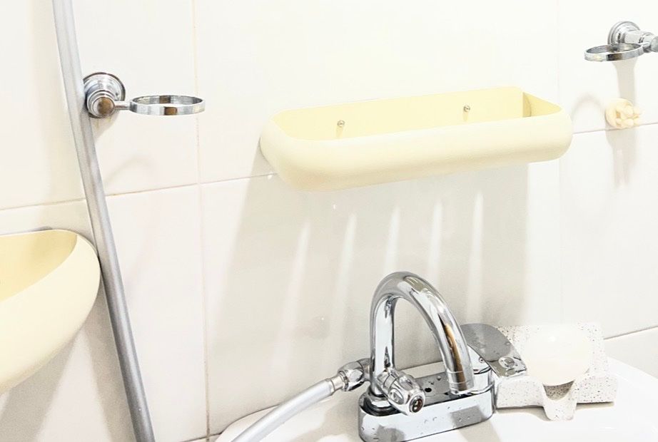 No-Drill Aluminum Bathroom Corner Shelf user photo