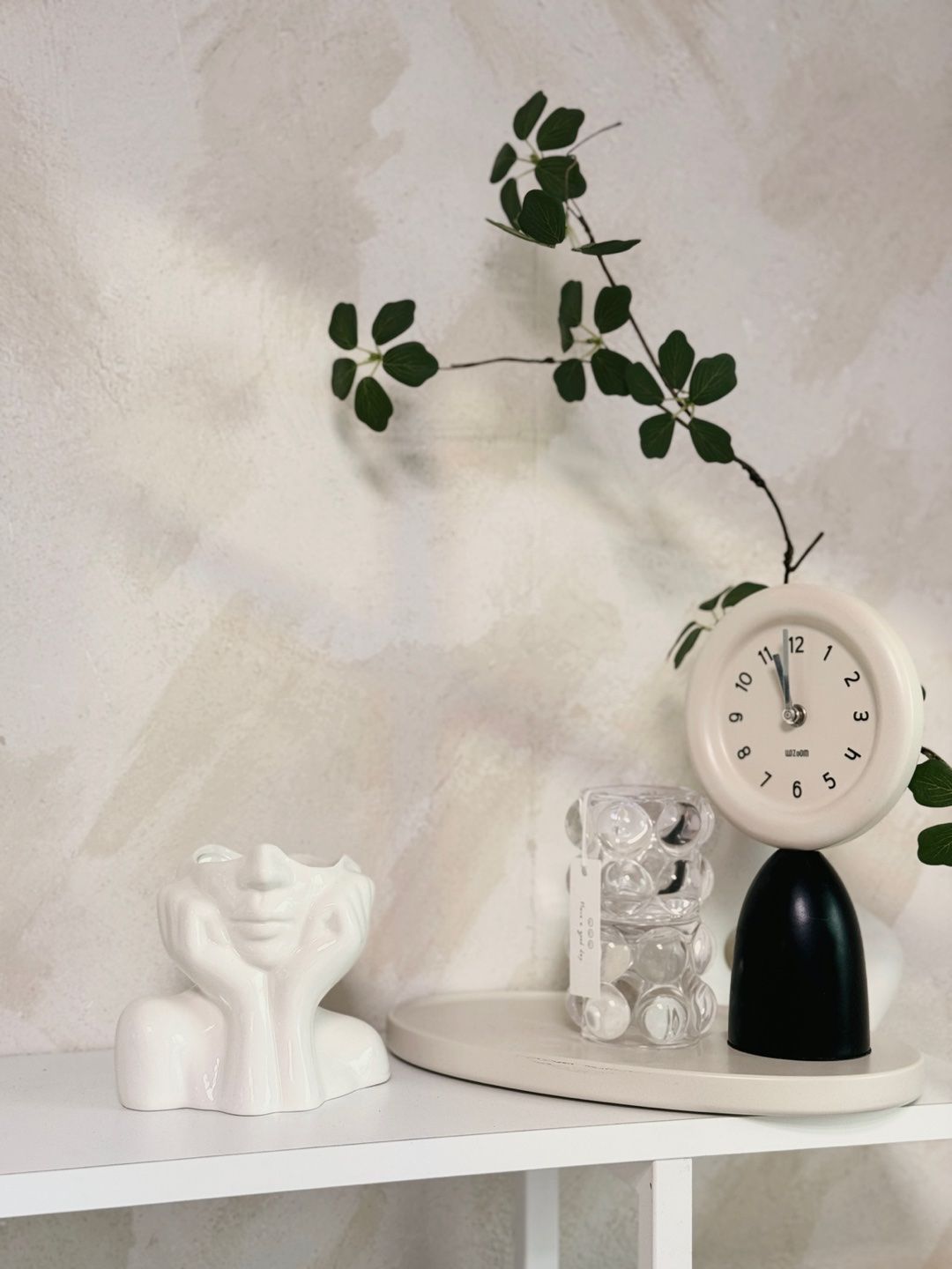 On My Mood Object Tray Table Clock user photo