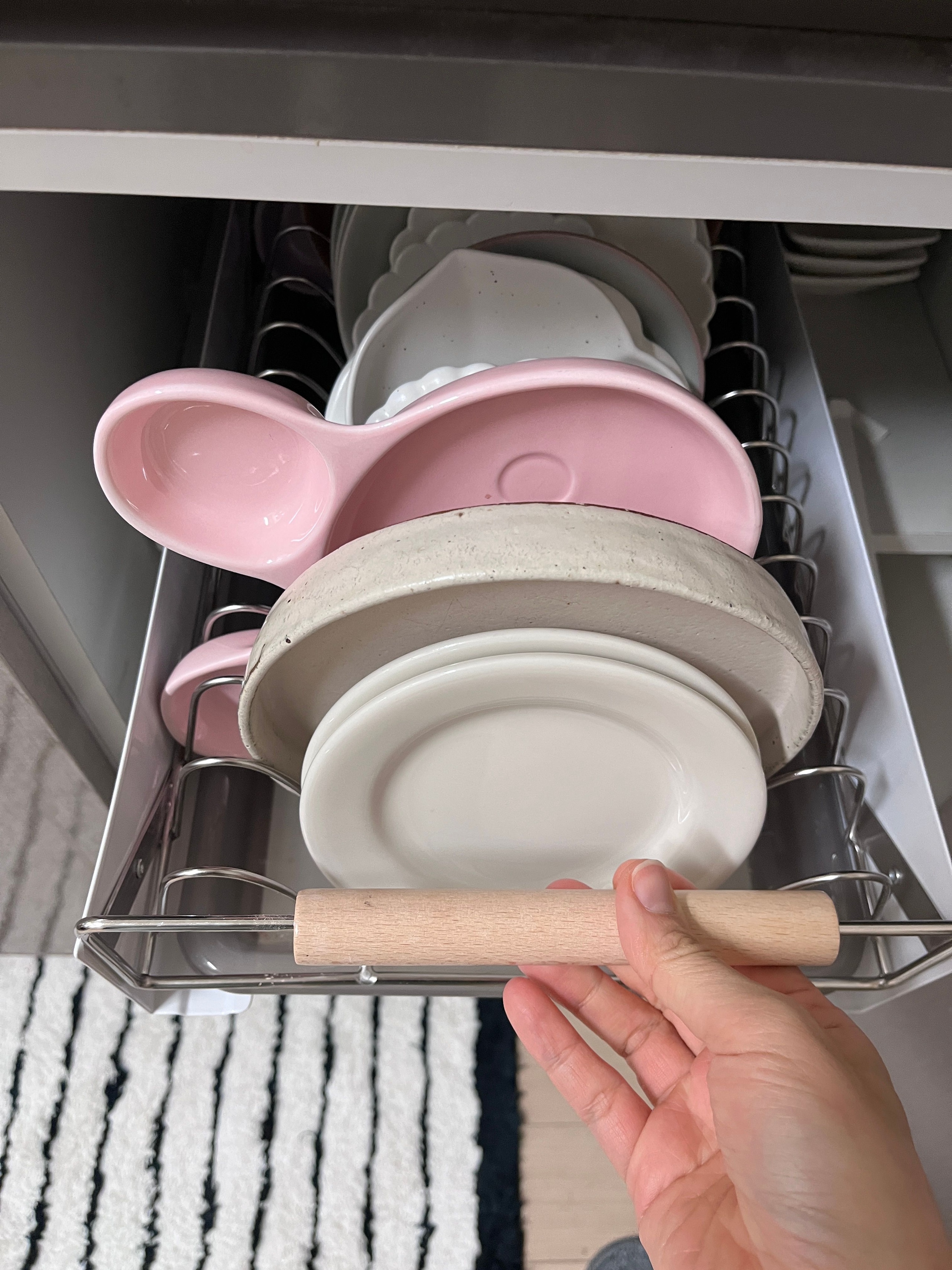 Sliding Dish Rack with Wood Handles user photo