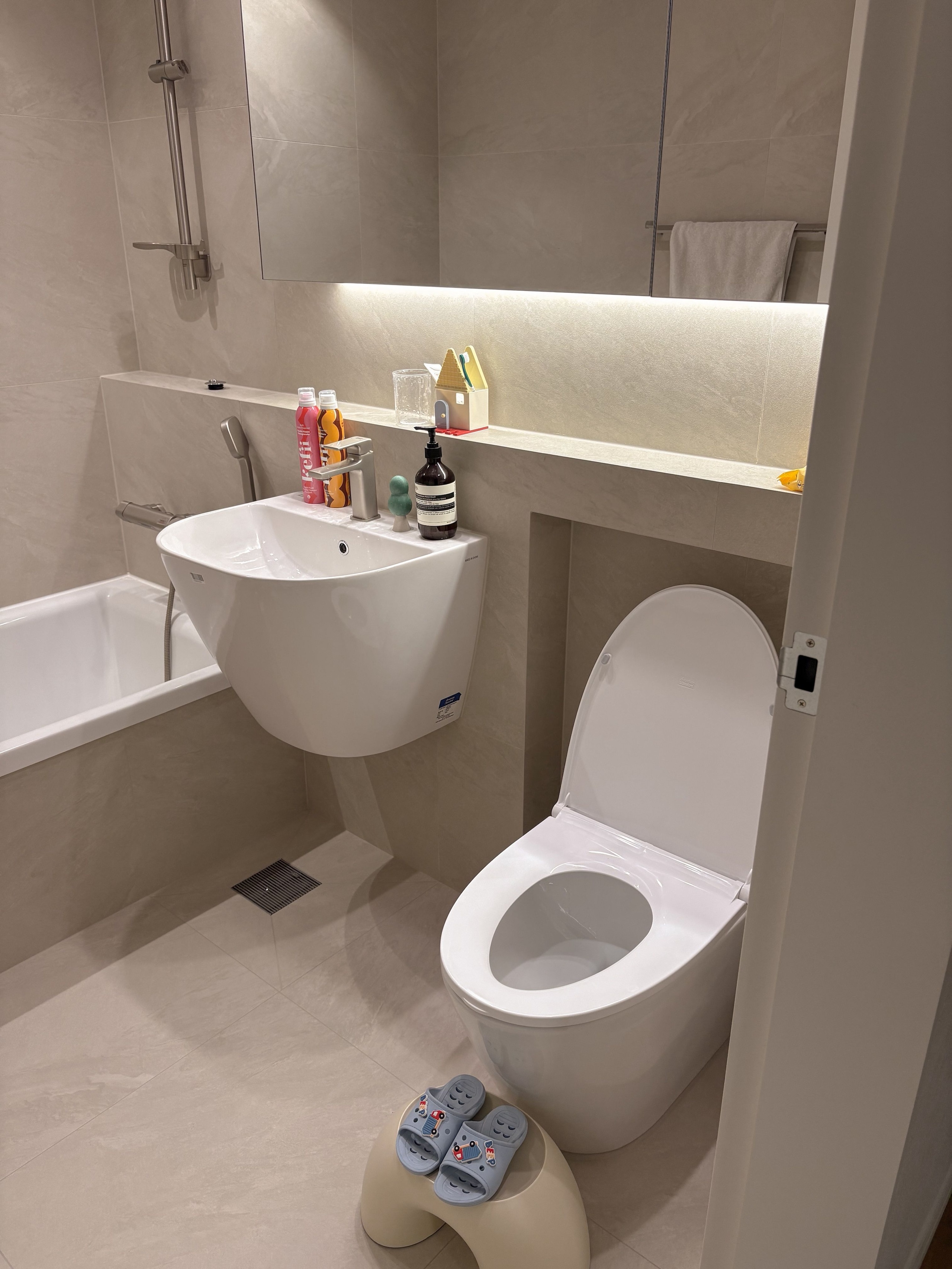 Flip House Toothbrush Holder Set user photo