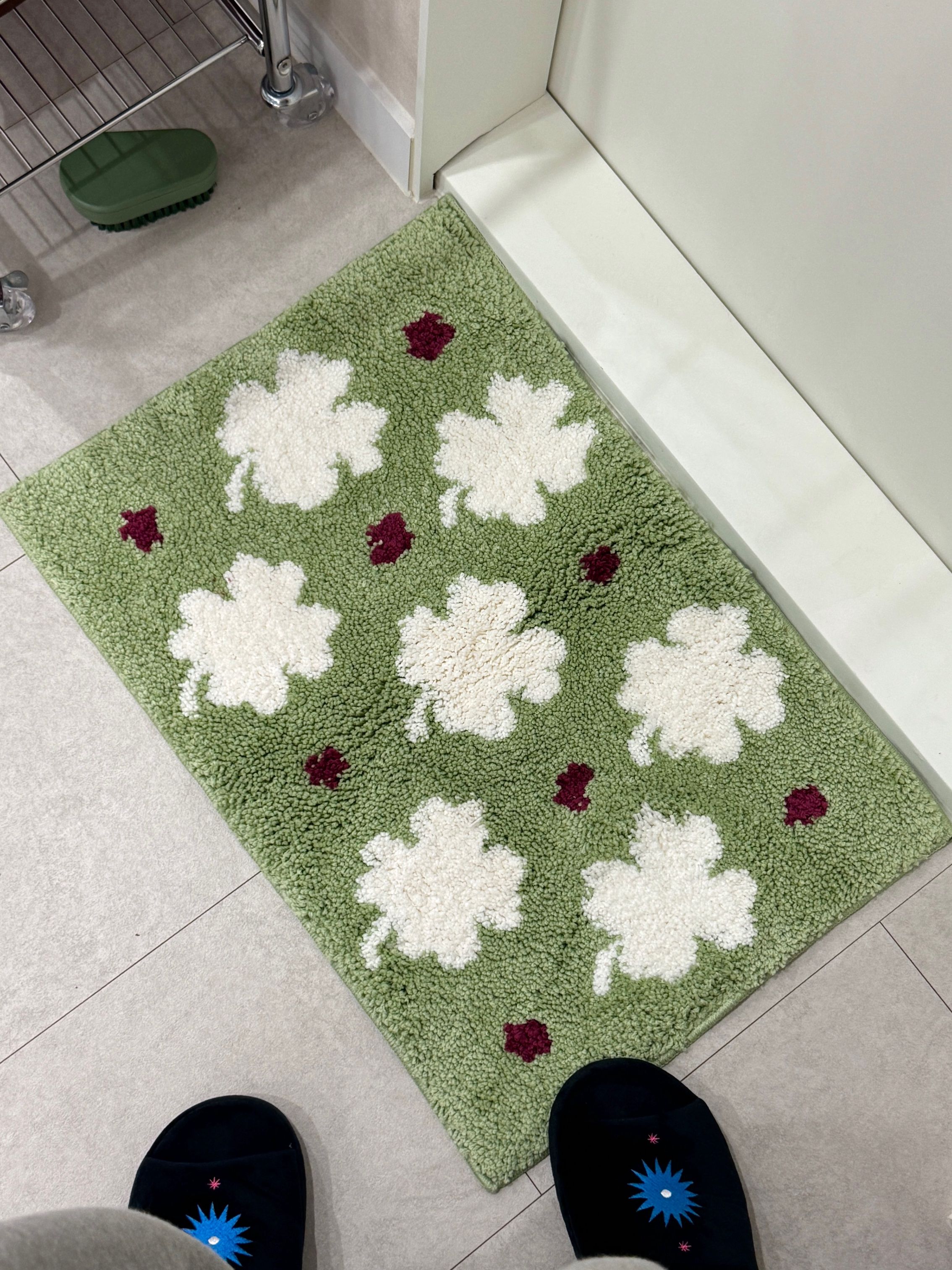 Clover Olive Accent Rug user photo