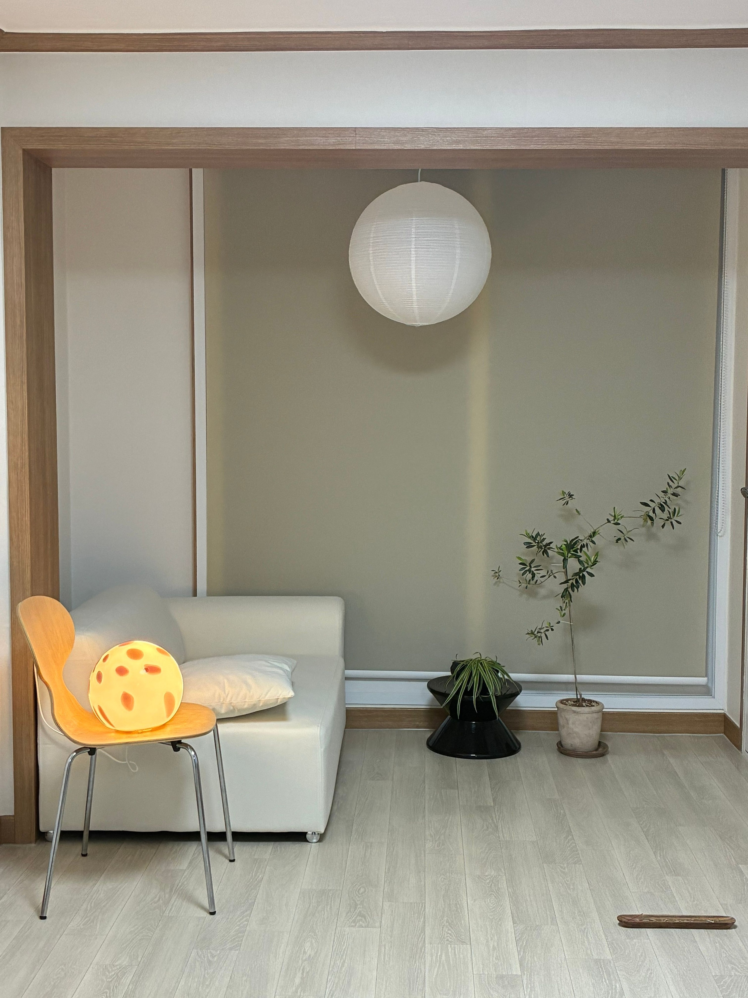Sandglass Mid-Century Stool user photo