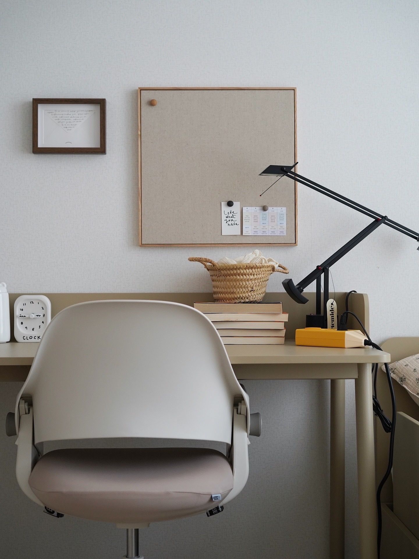 Wood-Framed Linen Magnetic Board user photo
