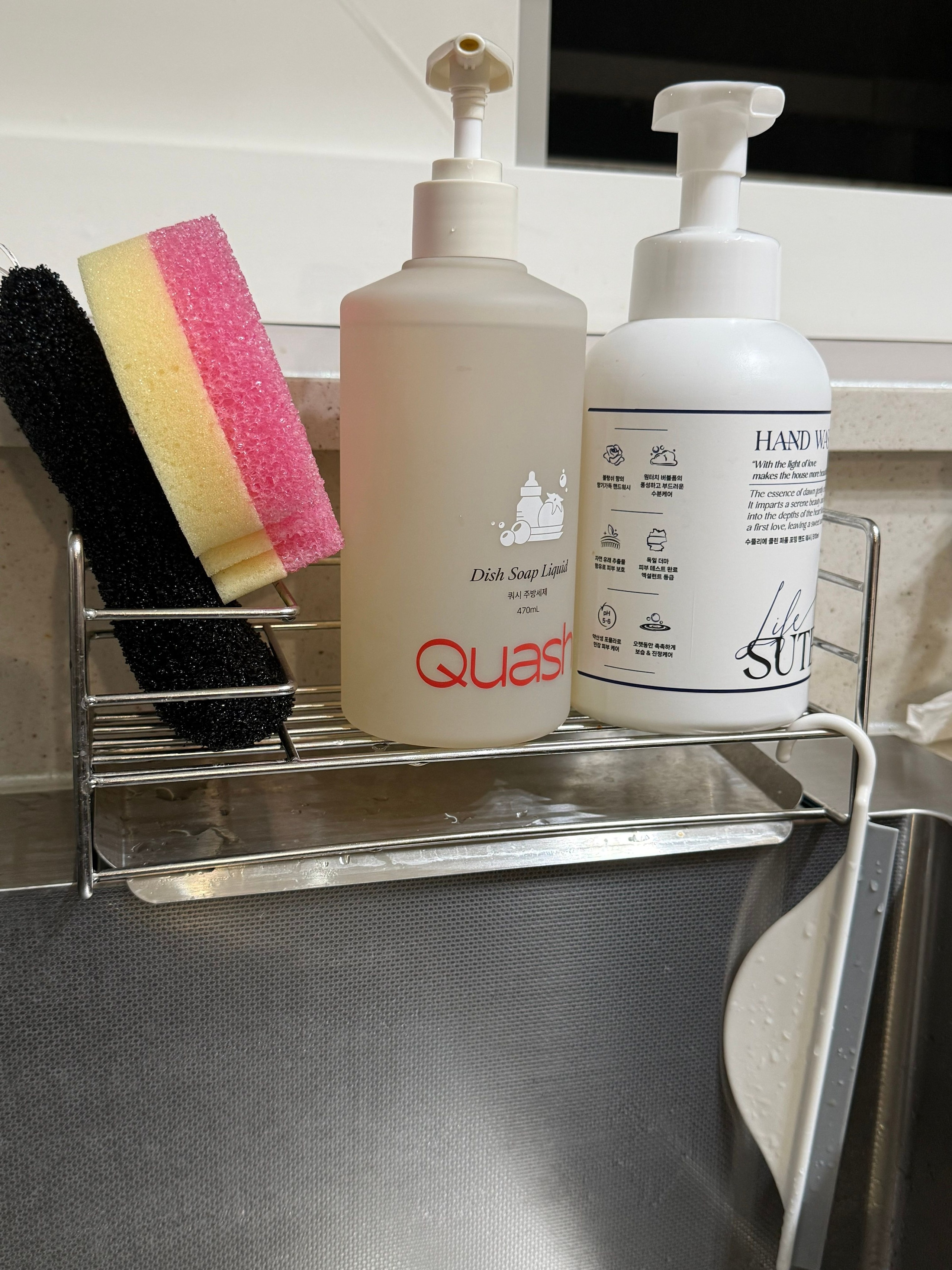 Stainless Steel Sponge Holder with Drain Tray user photo