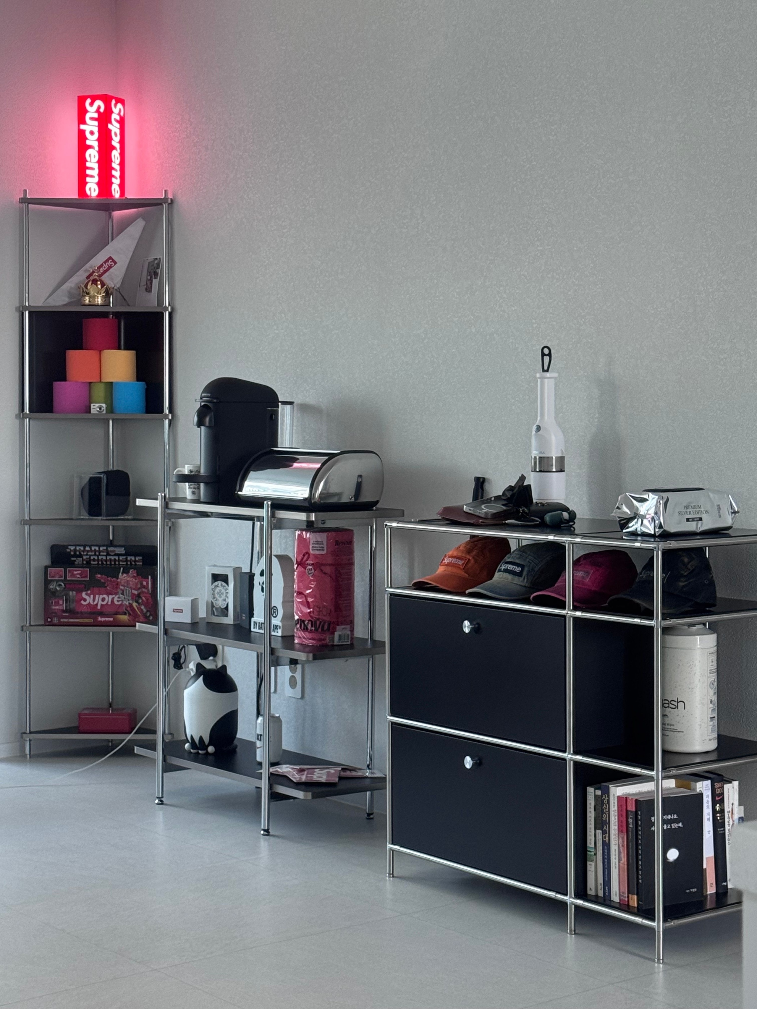 Gott Black Mid-Century Shelf user photo