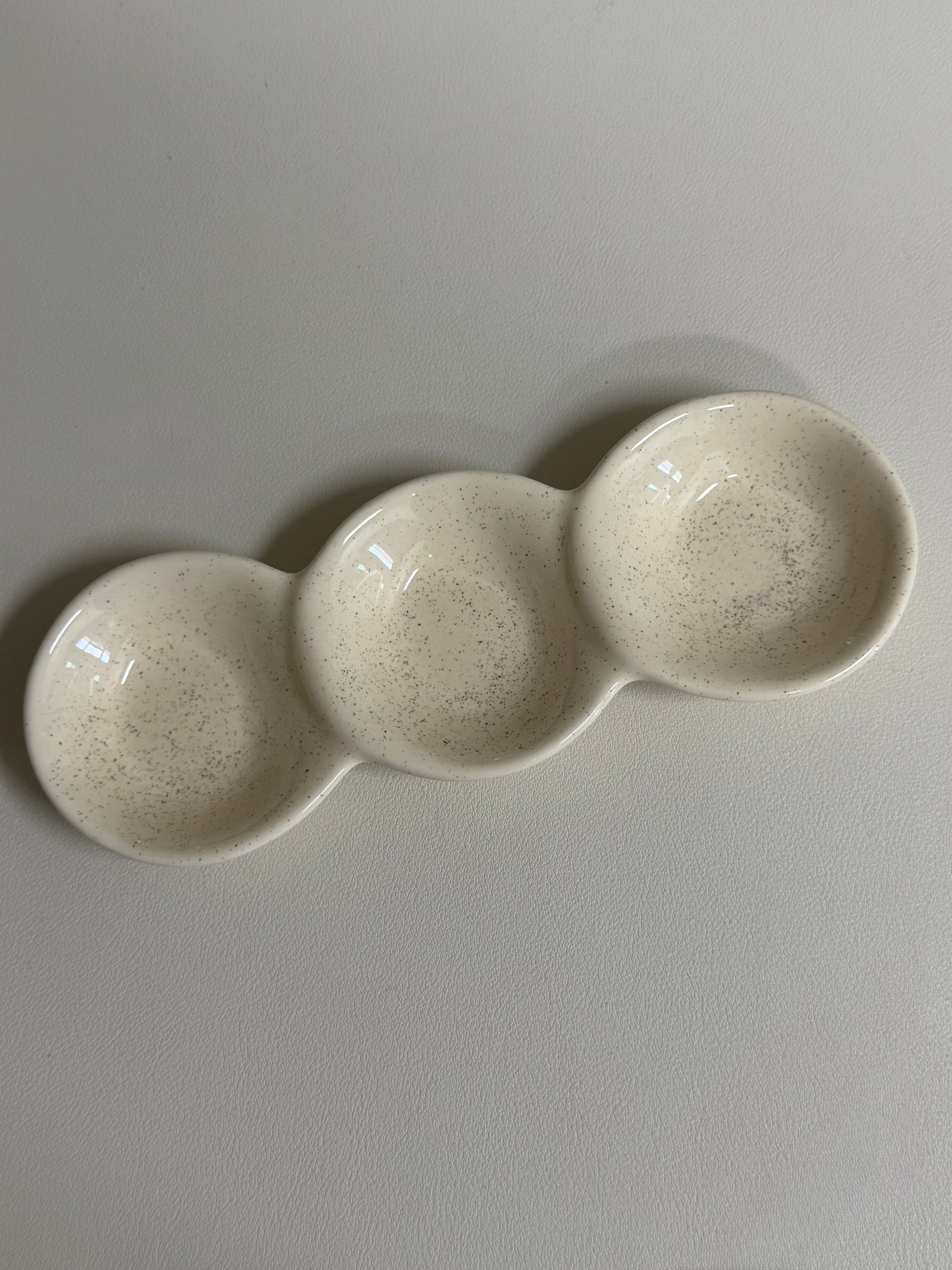Pebbler 3-Section Divided Sauce Dish user photo
