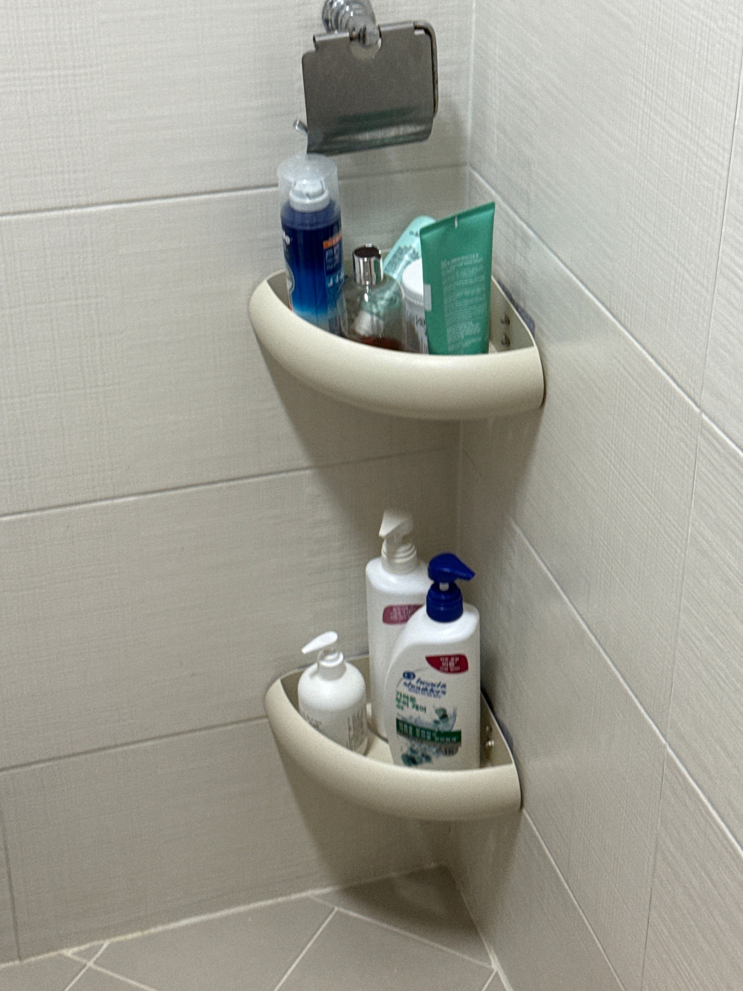 No-Drill Aluminum Bathroom Corner Shelf user photo