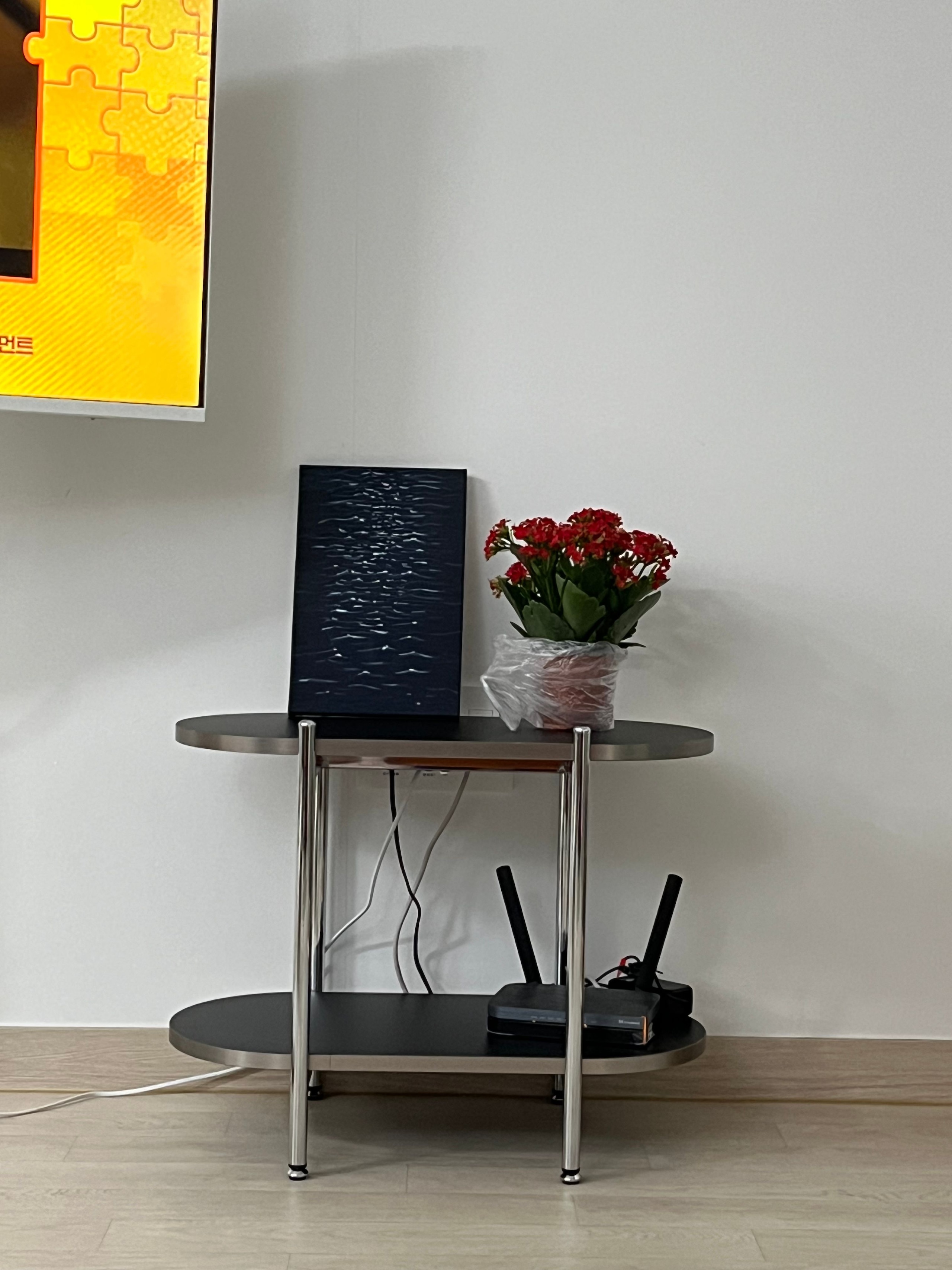 Gott Black Mid-Century Shelf user photo