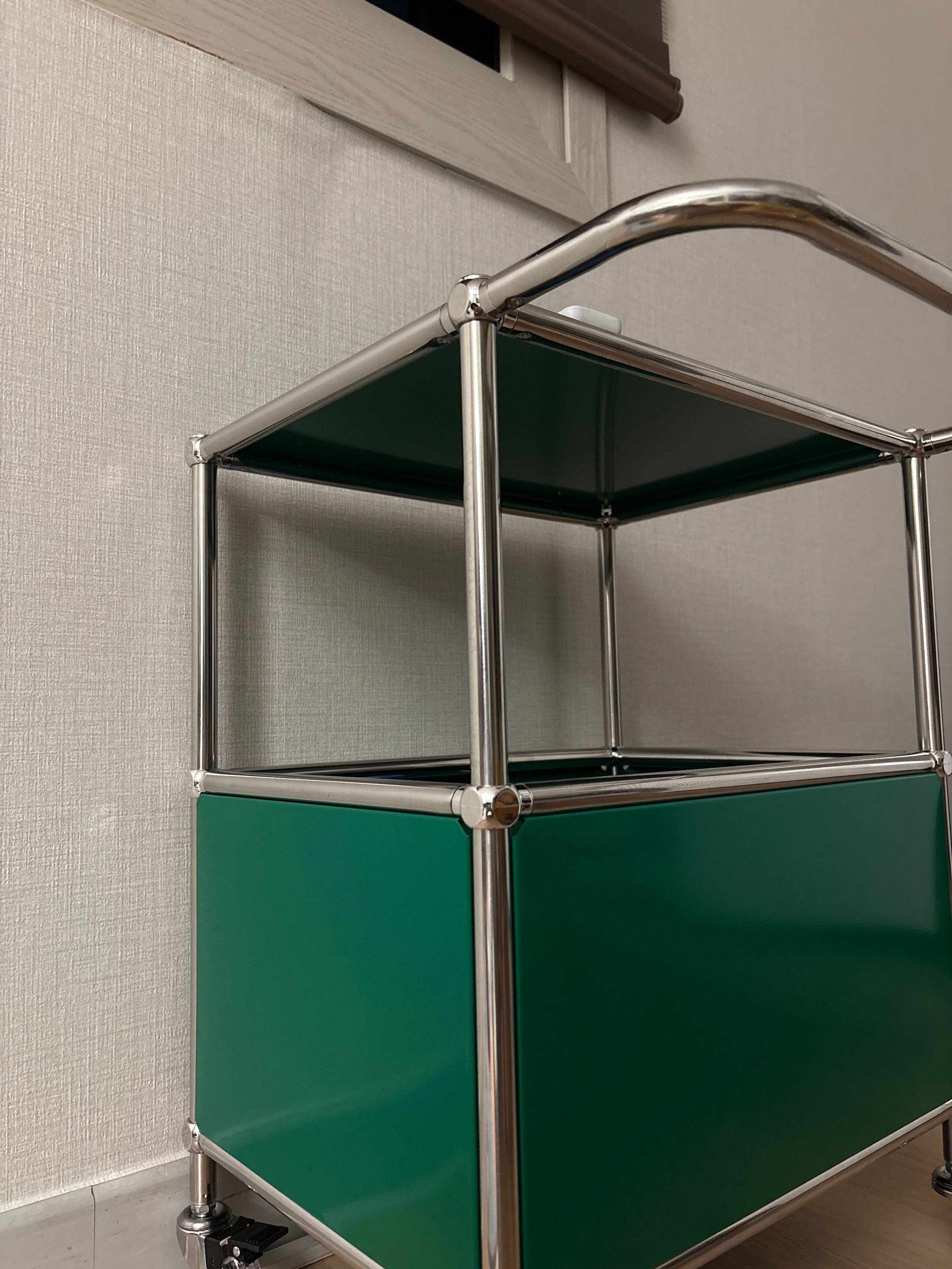 Ink Cube Modern Rolling Bar Cart user photo