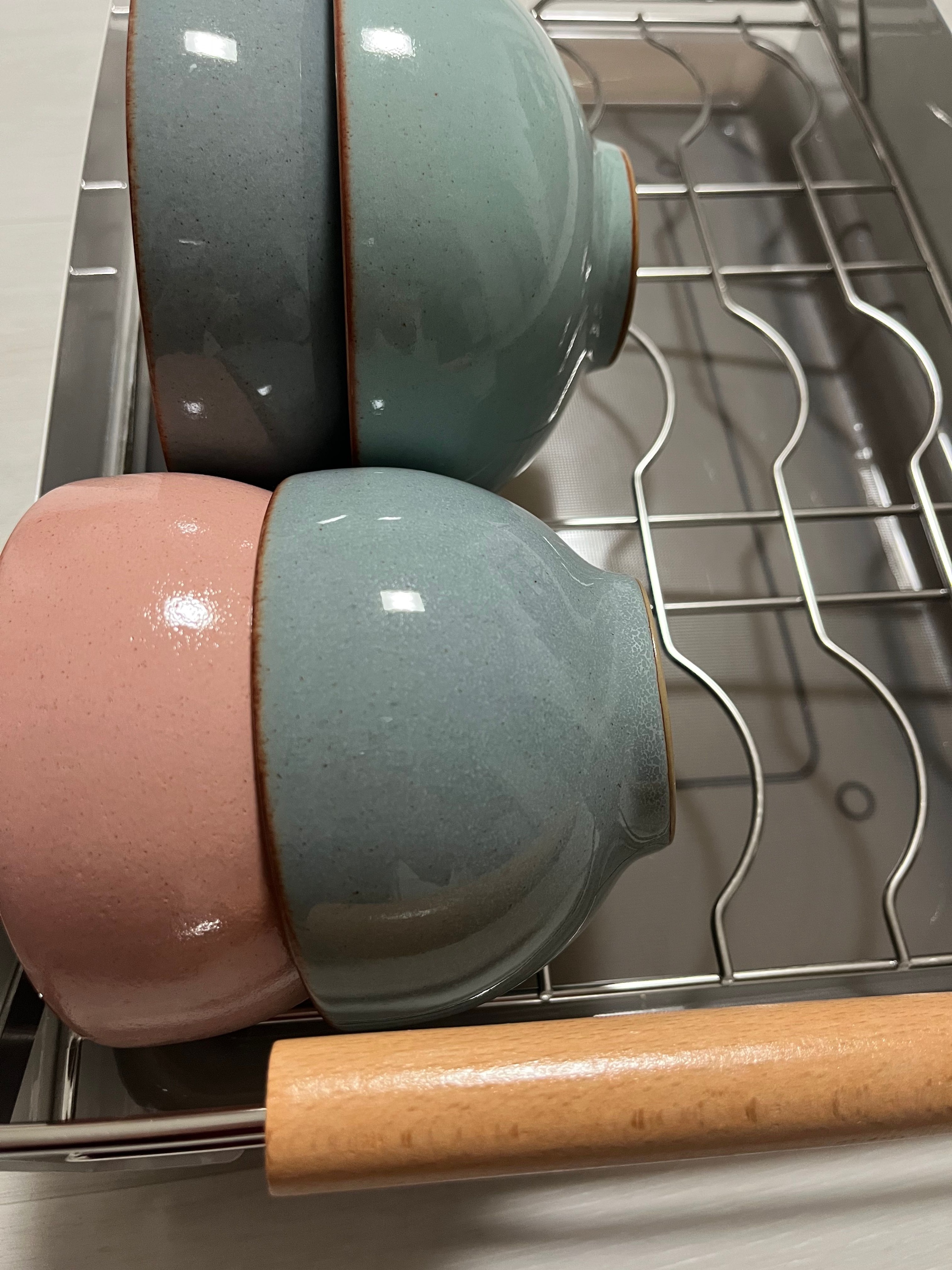 Sliding Dish Rack with Wood Handles user photo