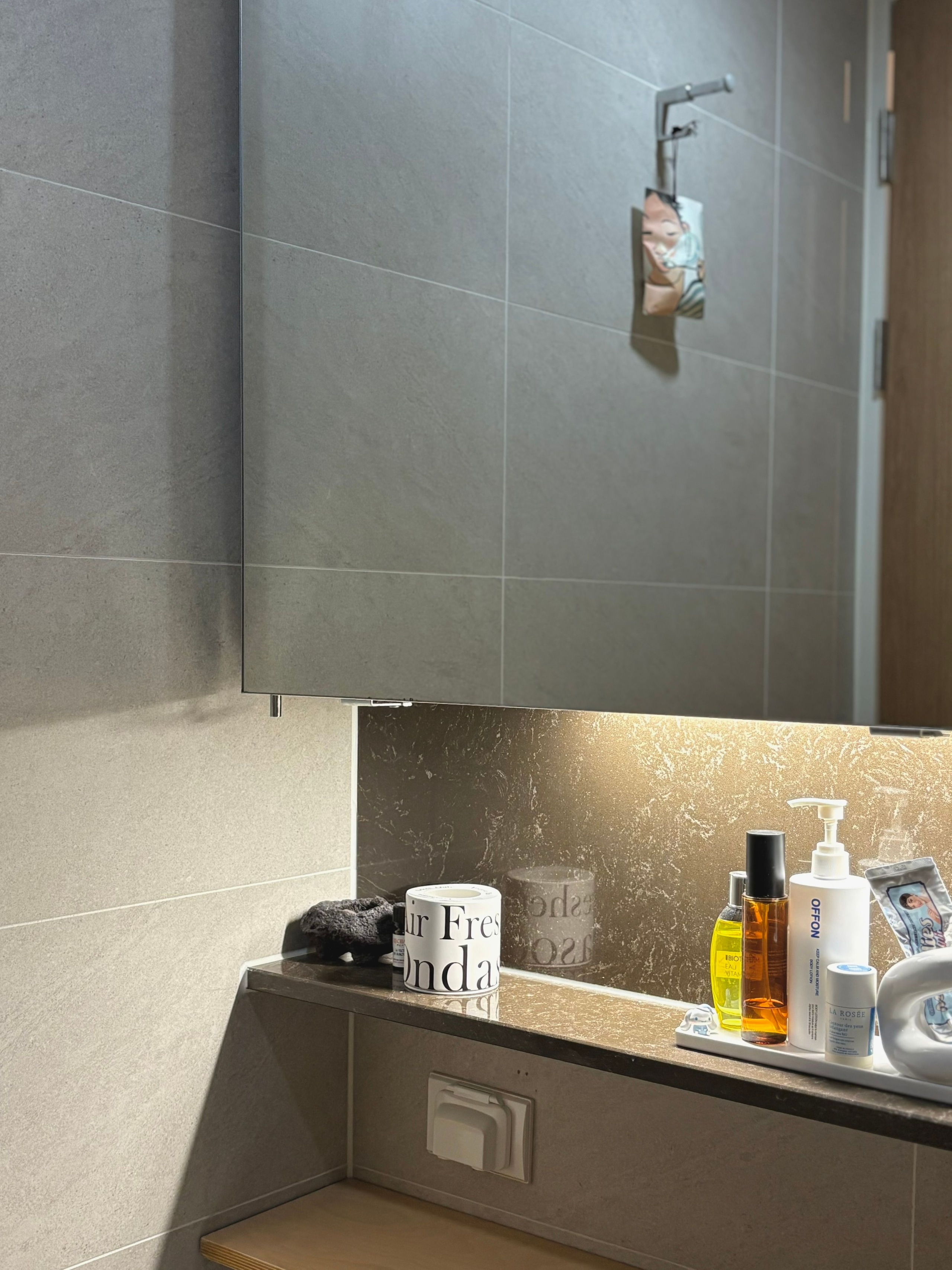 Ceramic Toothbrush Holder and Tray Set user photo