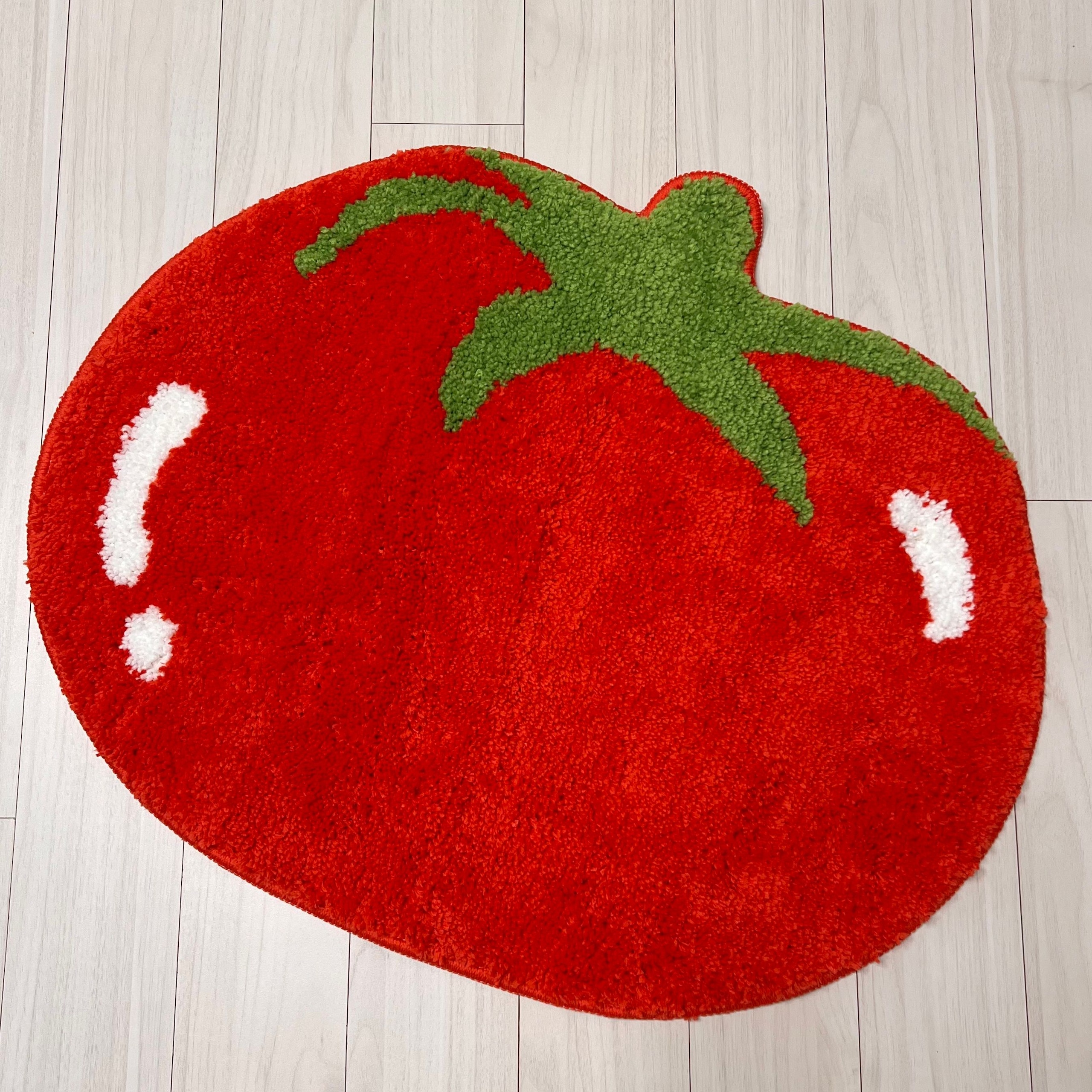 Tomato Tufted Accent Rug user photo