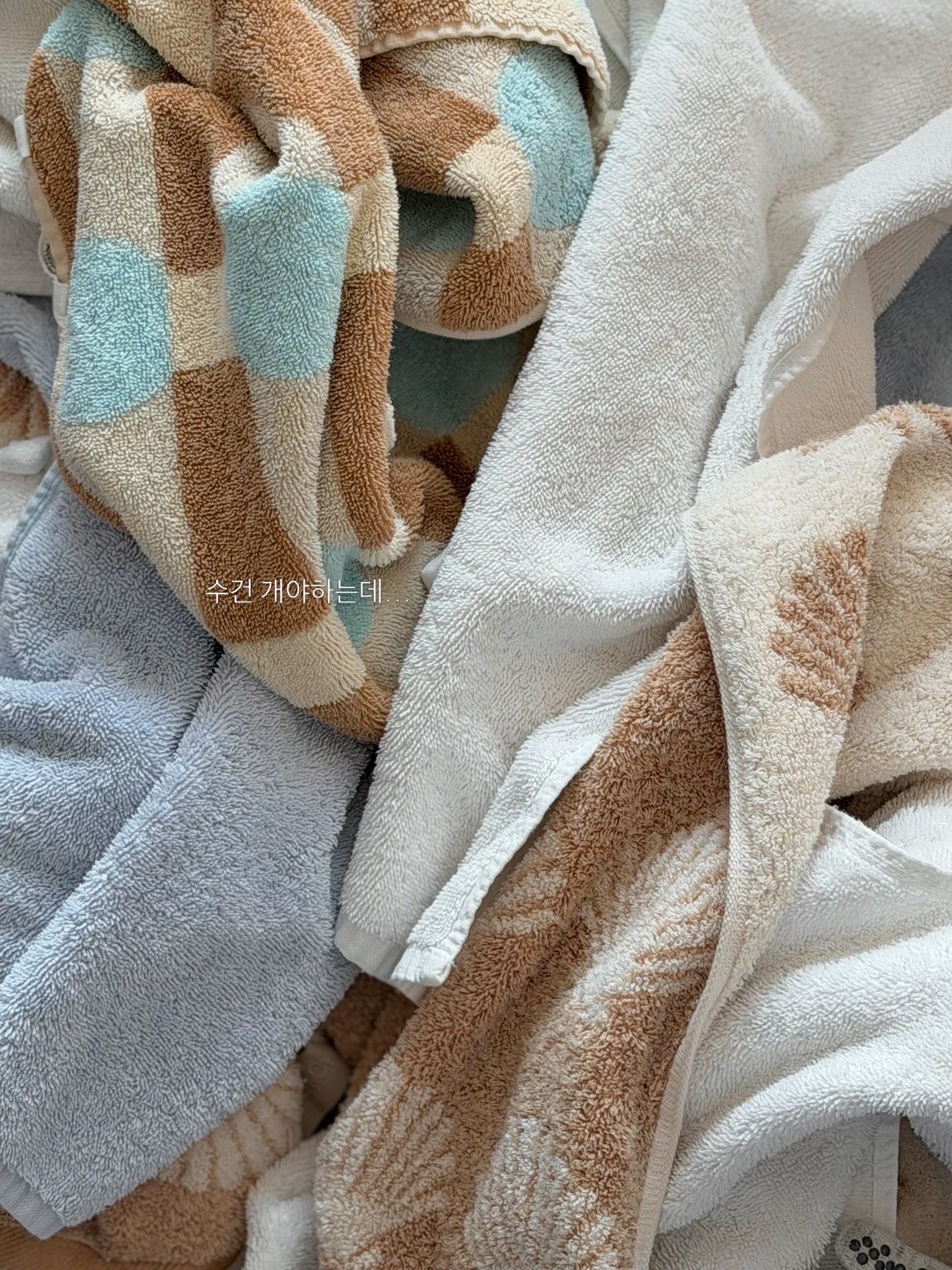 Dot Check Hand Towel user photo