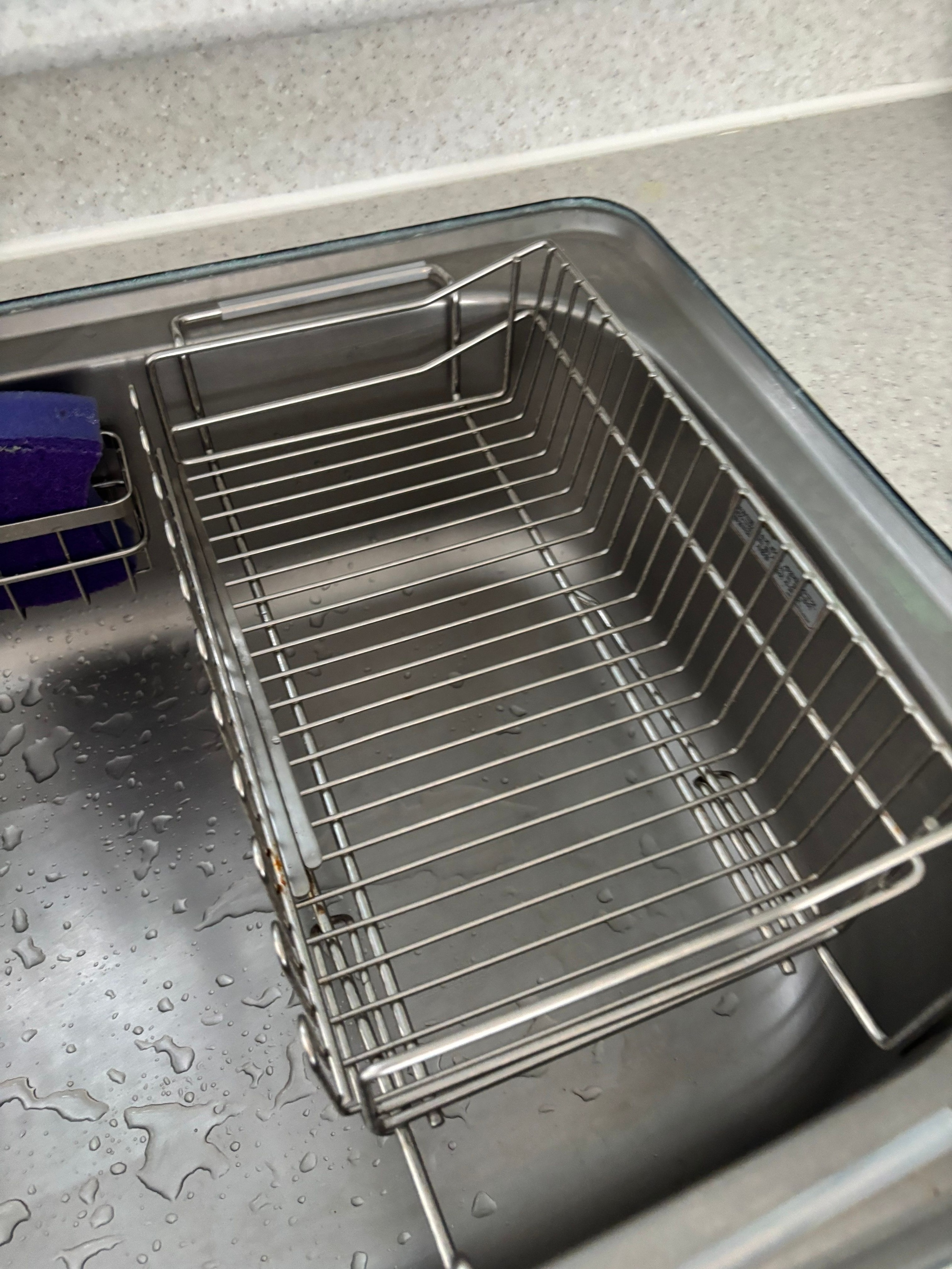Dual Fit Sink Dish Rack user photo