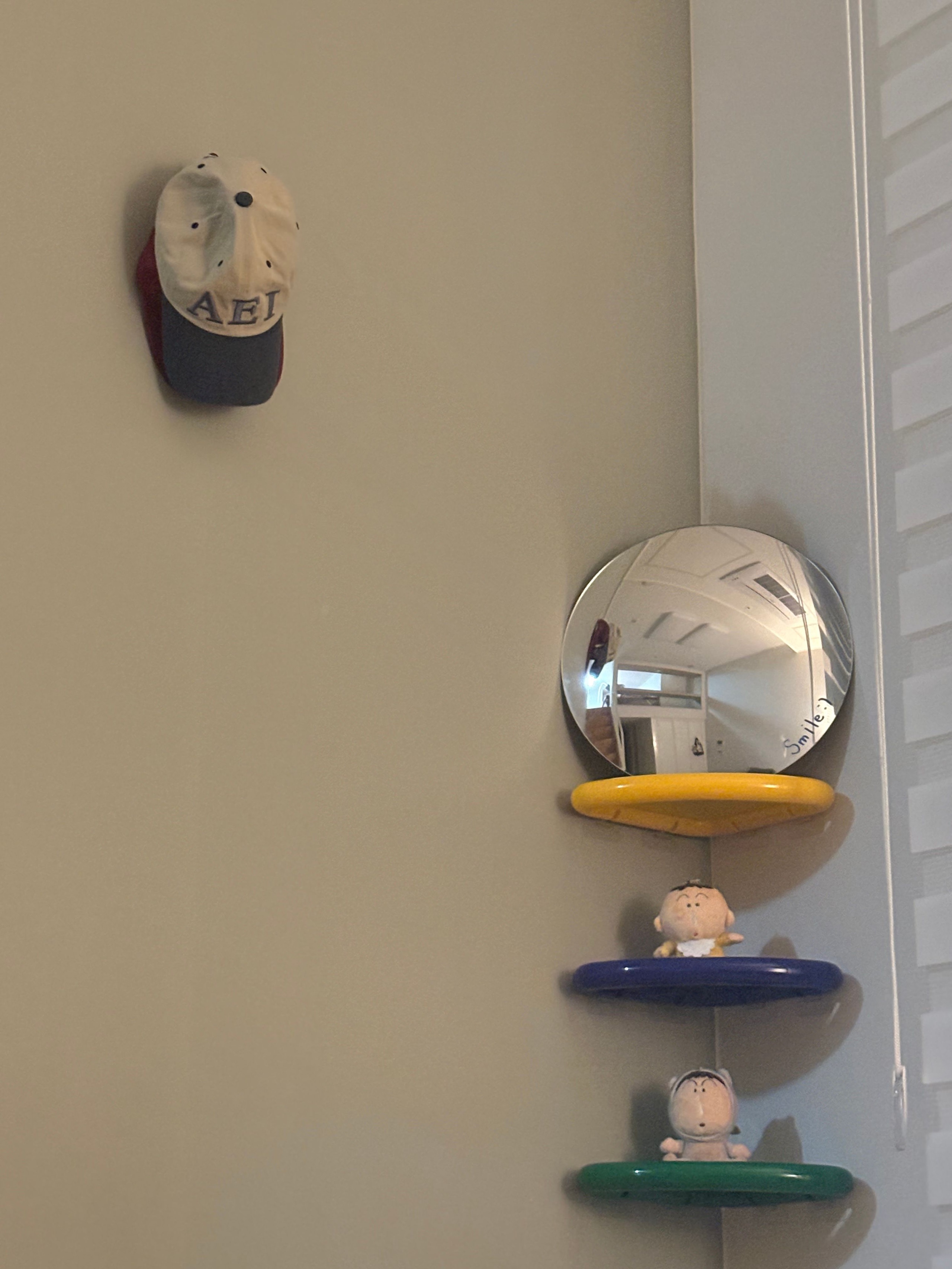 No-Drill Colorful Corner Shelf user photo