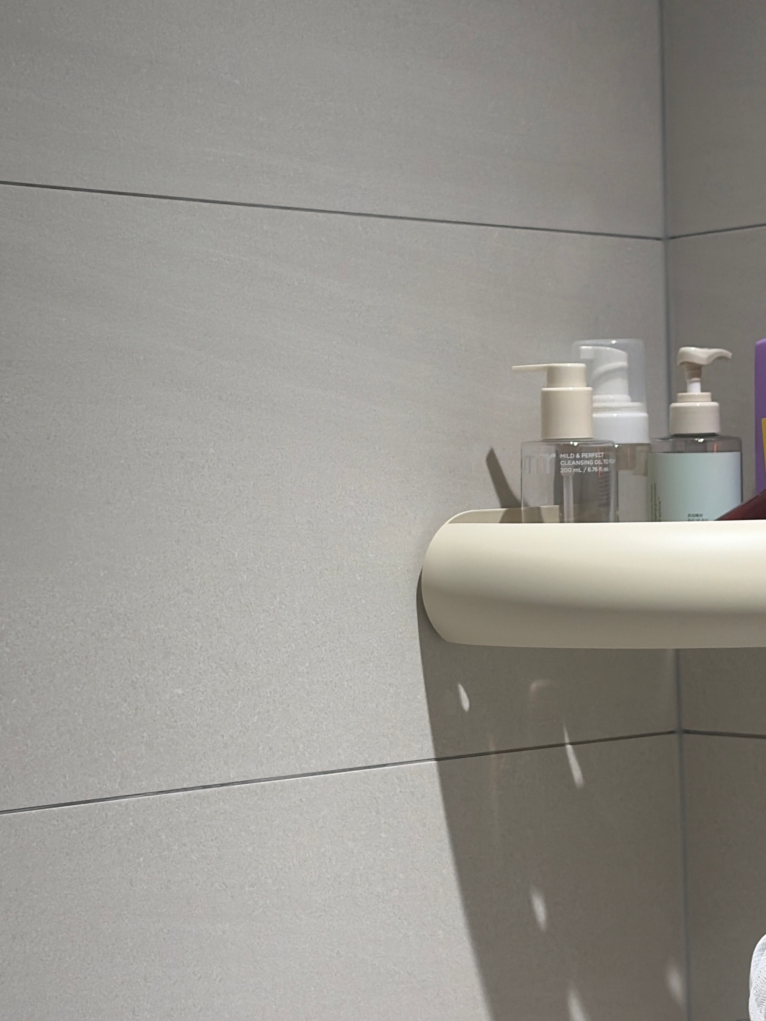 No-Drill Aluminum Bathroom Corner Shelf user photo