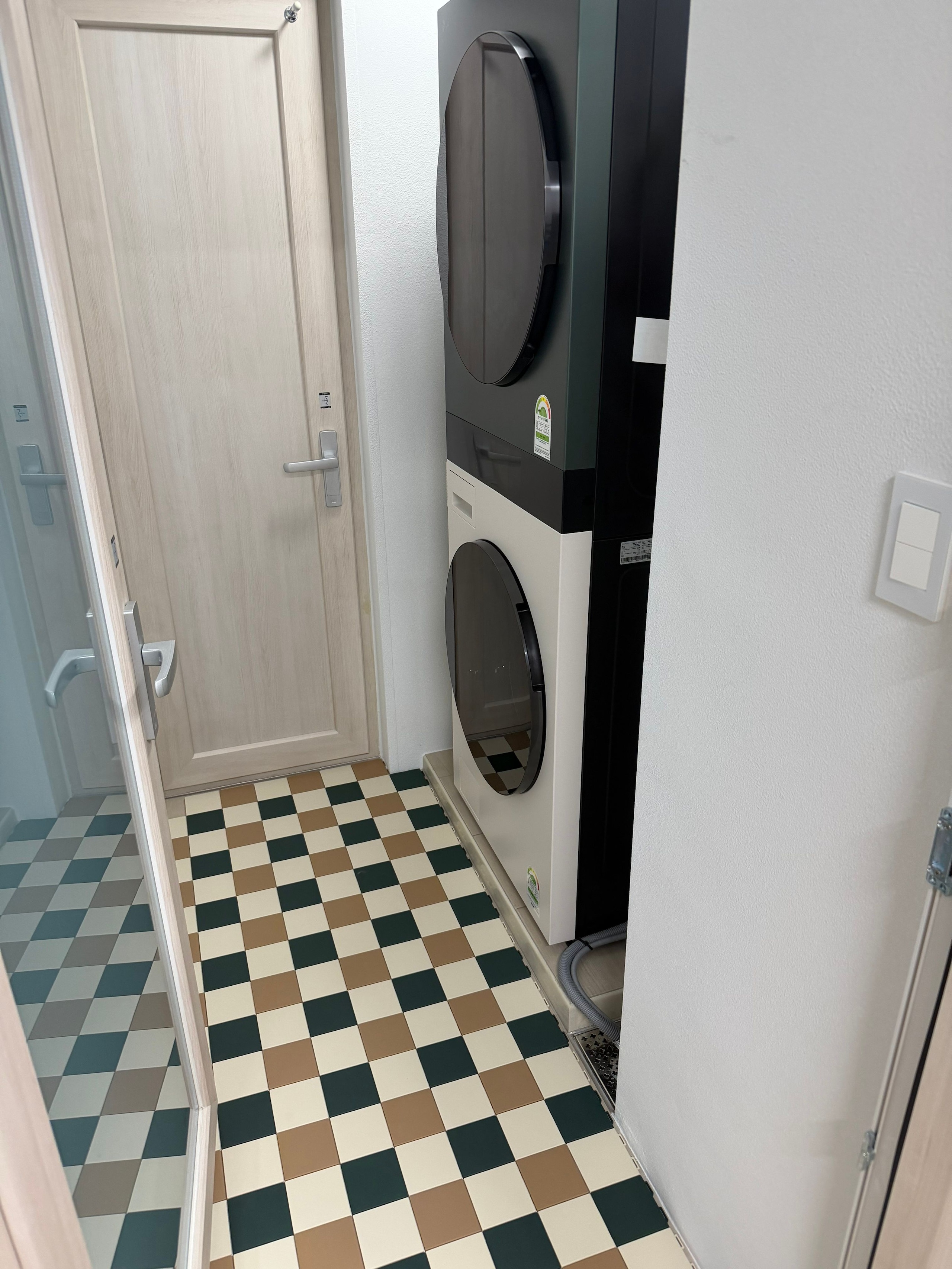 Seamless Checkerboard Deck Tile Set user photo