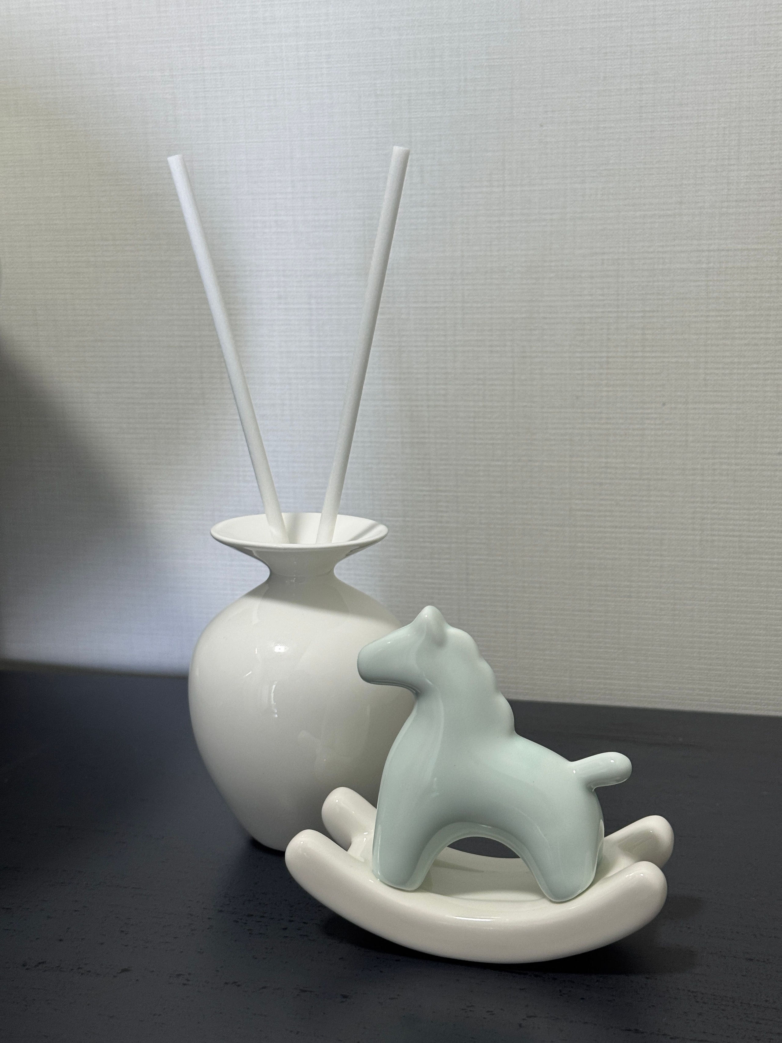 Brims Glossy Mini Ceramic Vase user photo