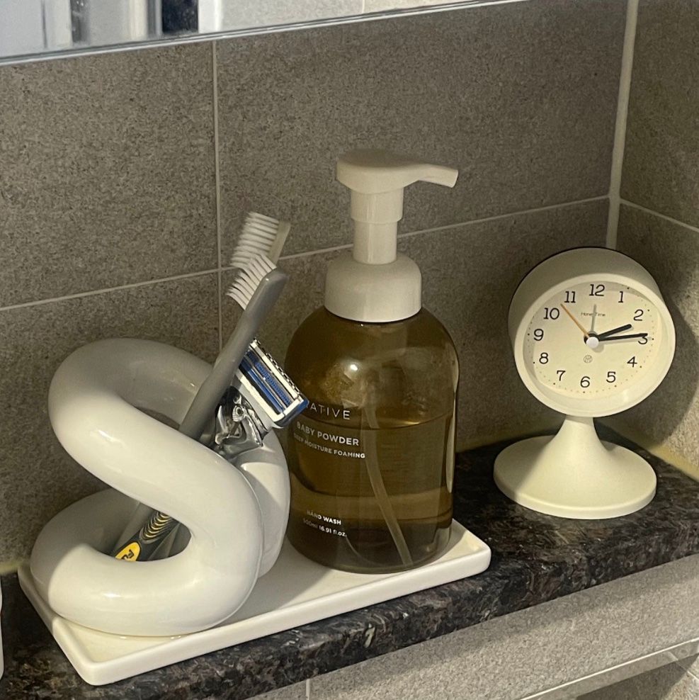 Ceramic Toothbrush Holder and Tray Set user photo