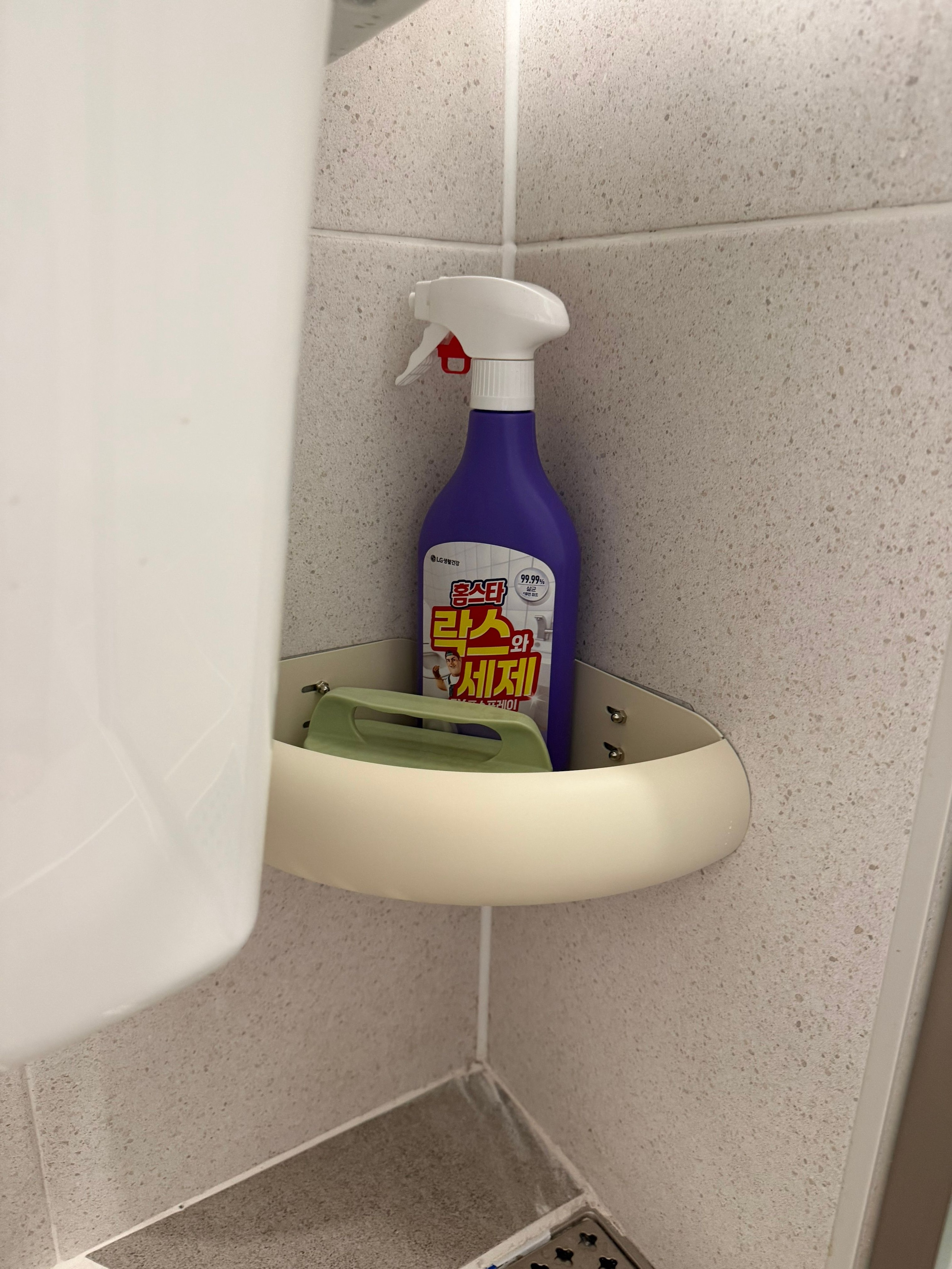 No-Drill Aluminum Bathroom Corner Shelf user photo