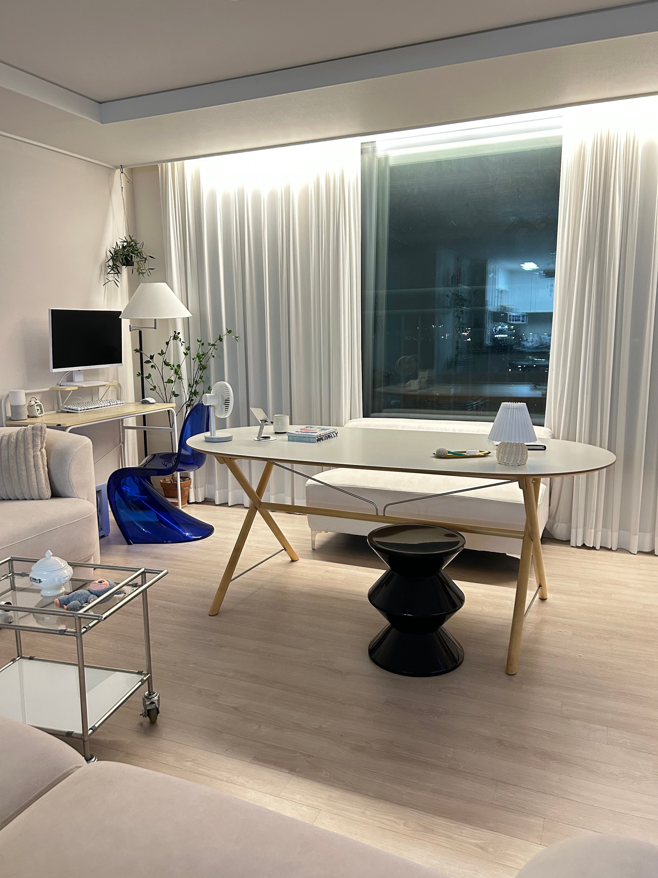 Sandglass Mid-Century Stool user photo