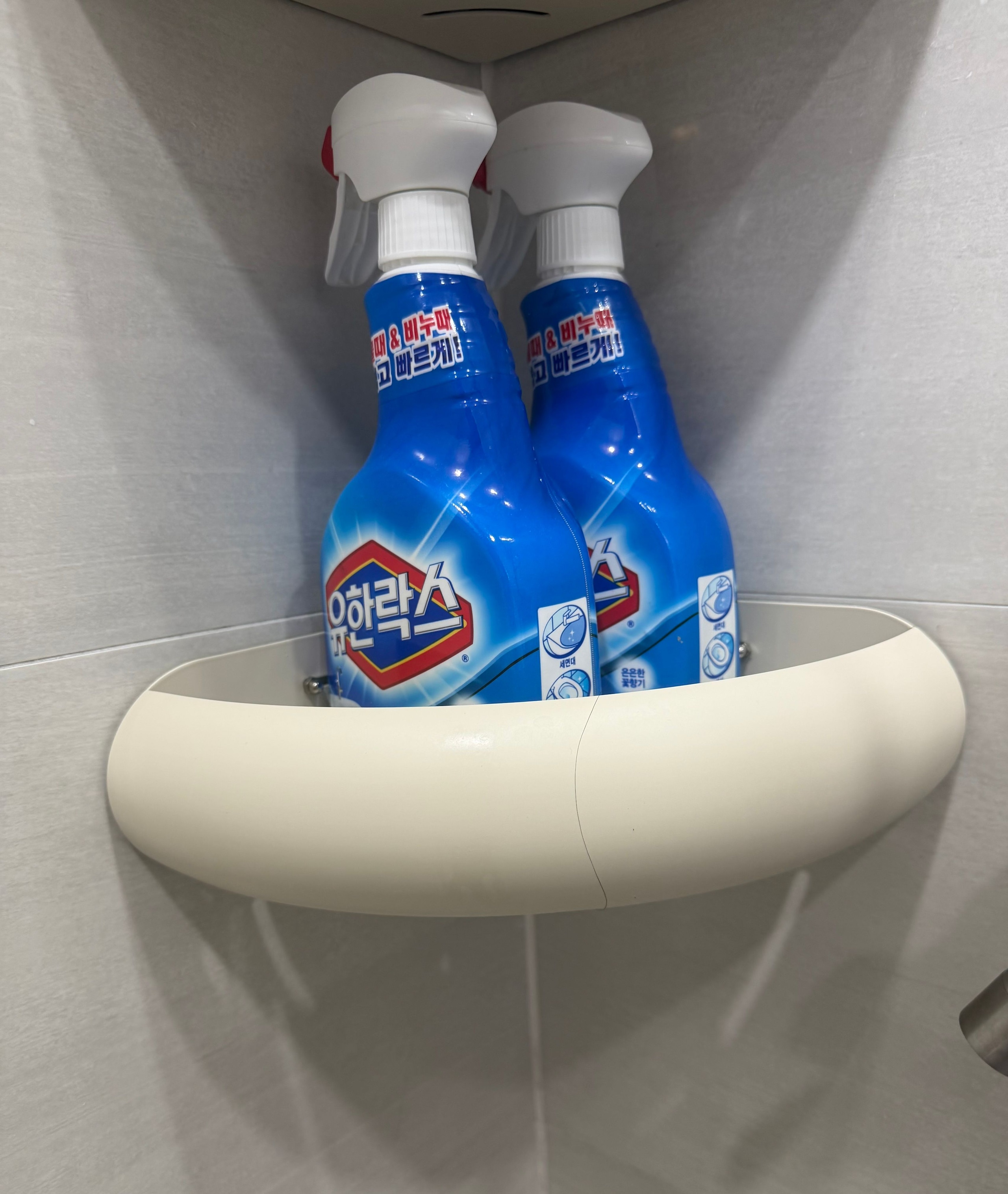 No-Drill Aluminum Bathroom Corner Shelf user photo