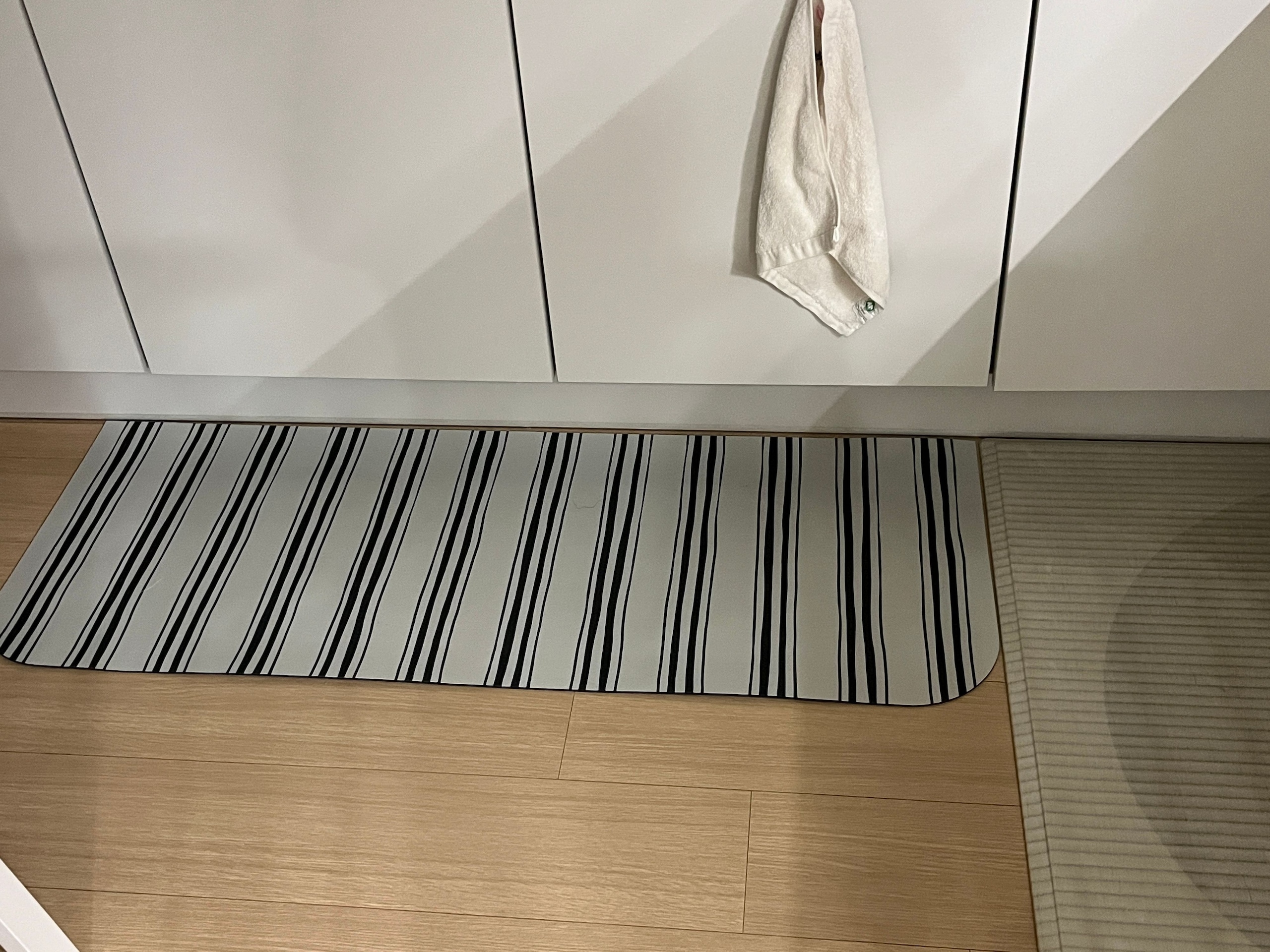 Washable Stripe Diatomite Shape Bath Mat user photo