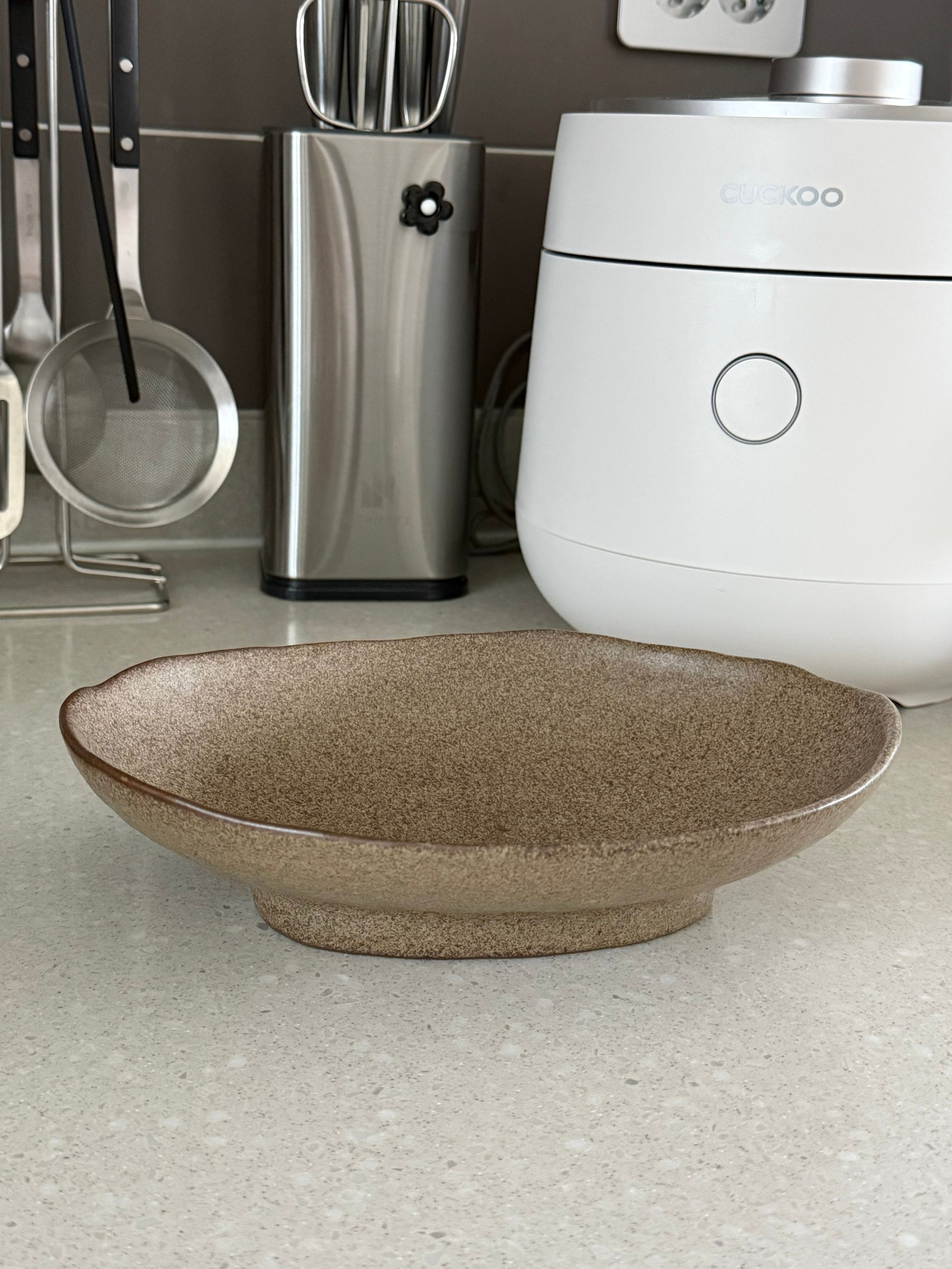 Neoul Handmade Footed Oval Pasta Bowl – Large user photo