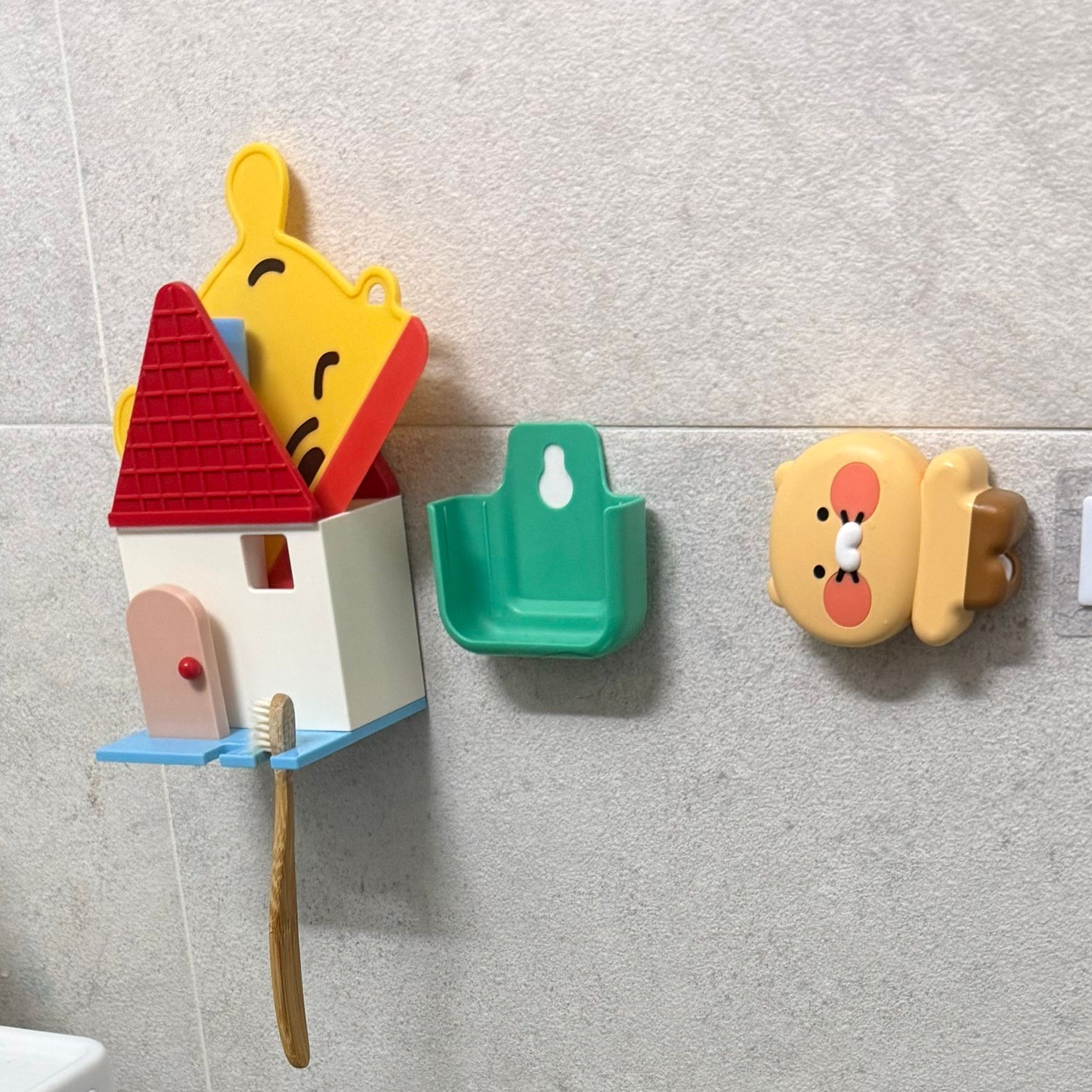 Flip House Toothbrush Holder Set user photo