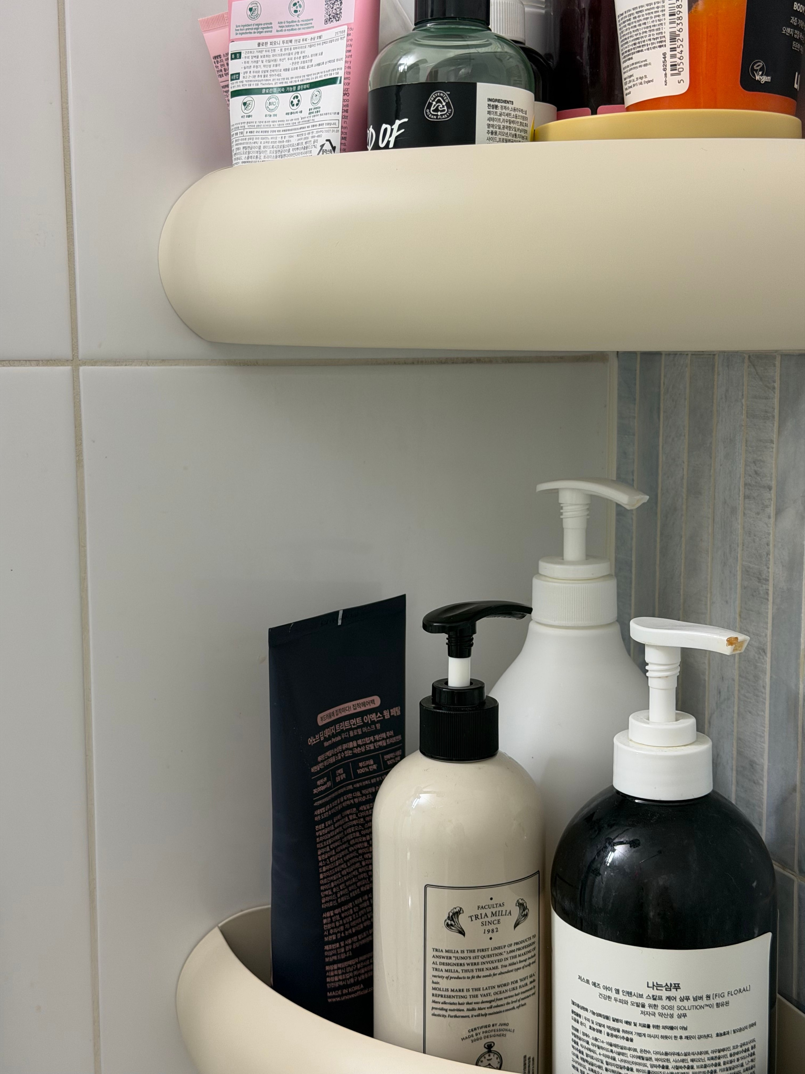 No-Drill Aluminum Bathroom Corner Shelf user photo