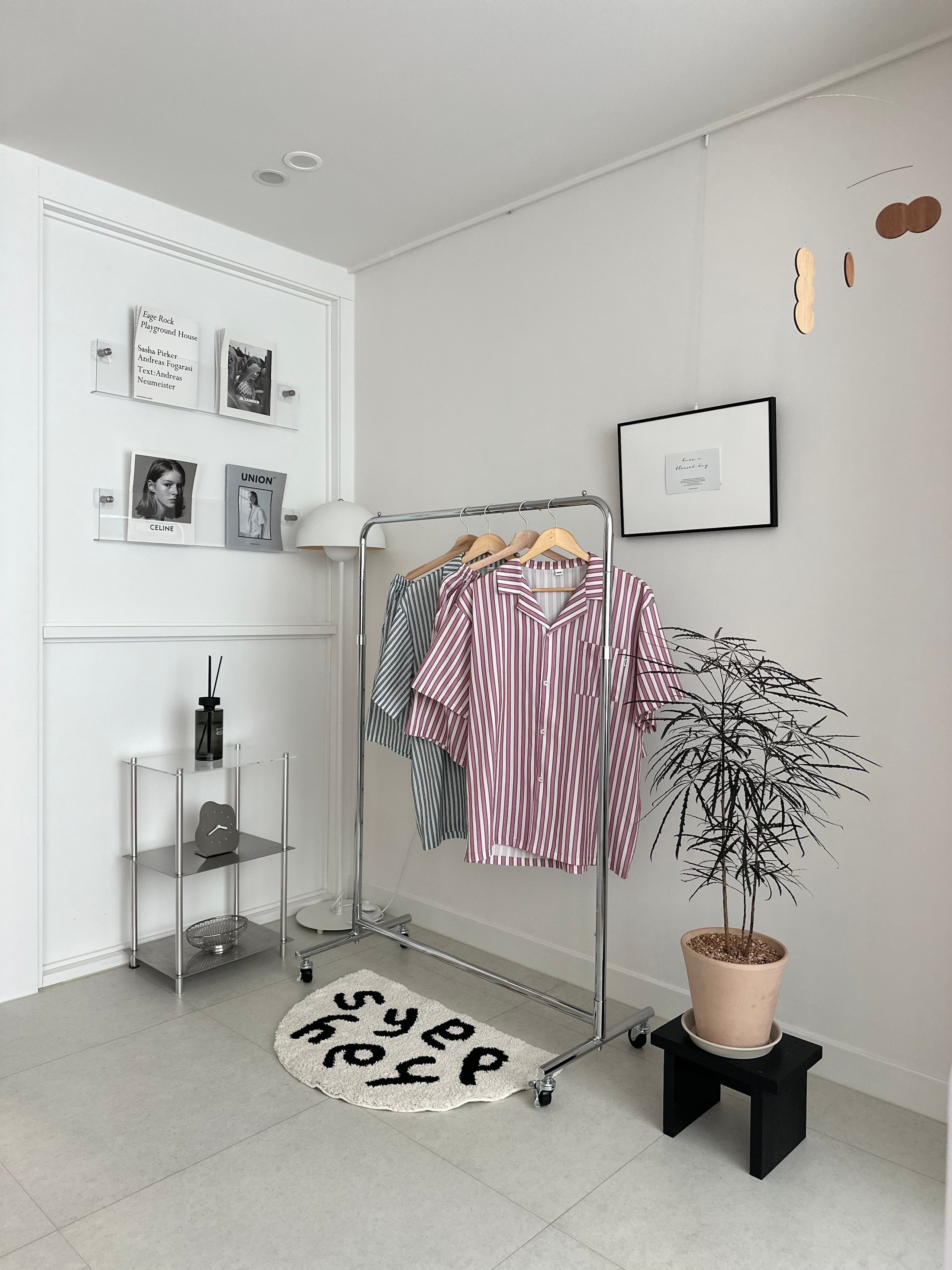 Rectangular Wood Mini Plant Stand user photo