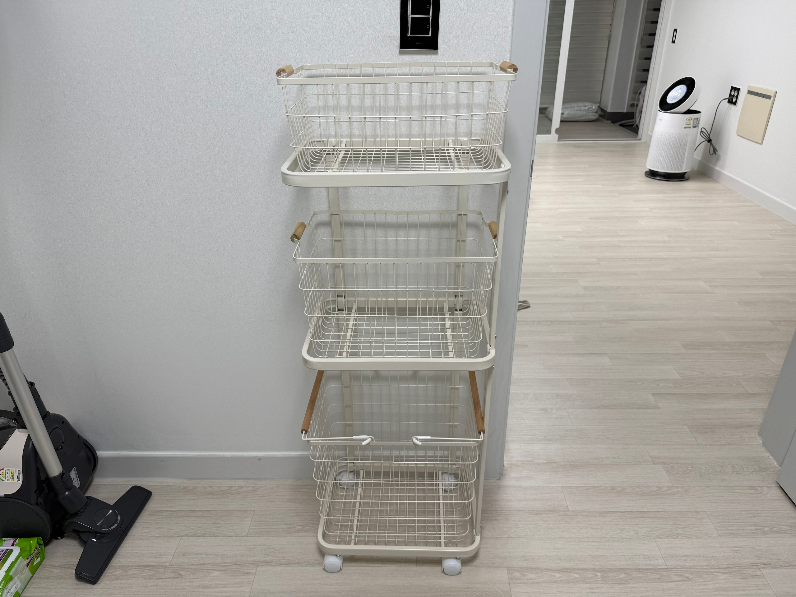 Rollbin Vibe 3-Tier Rolling Laundry Cart user photo