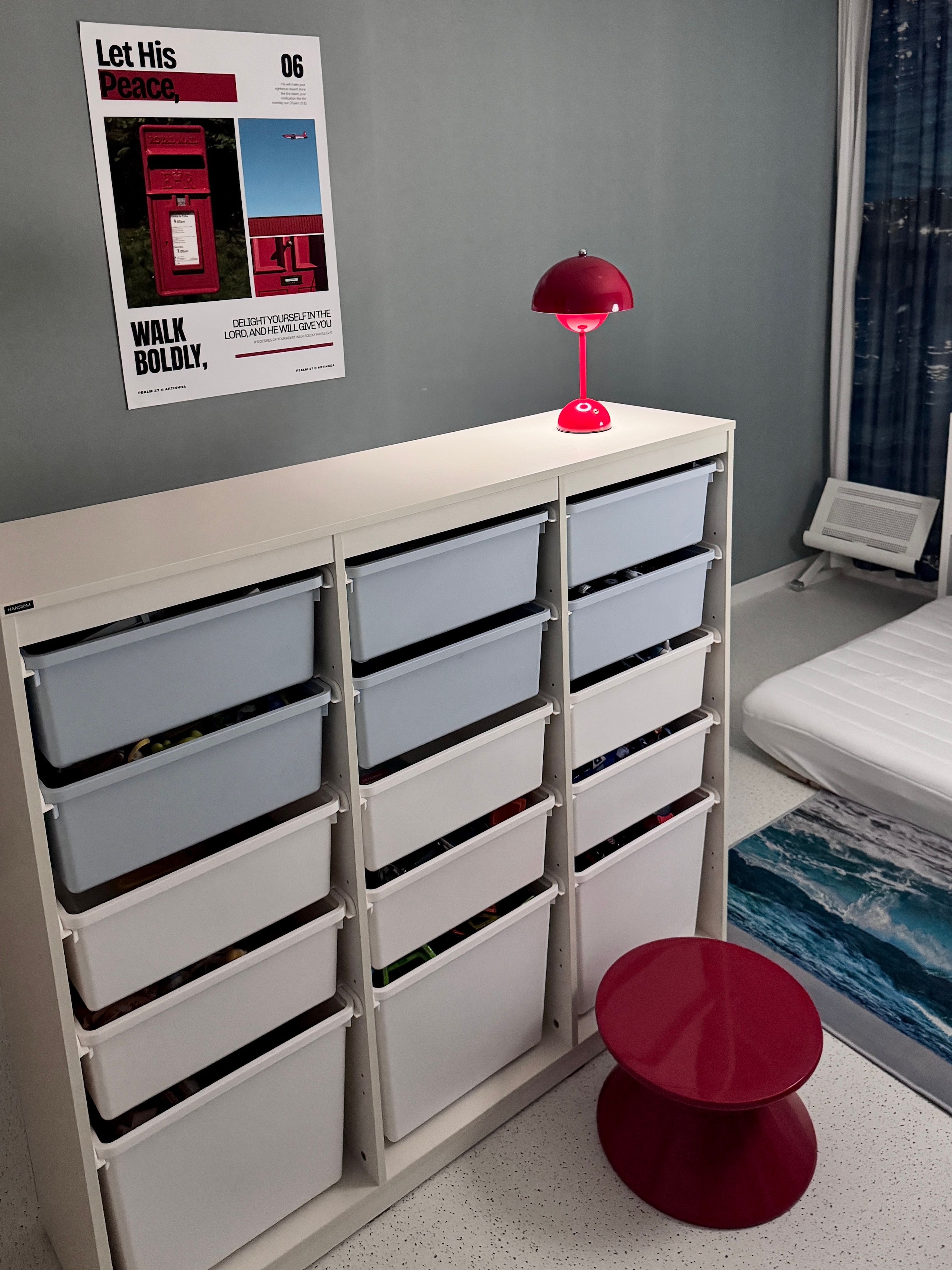 Sandglass Mid-Century Stool user photo