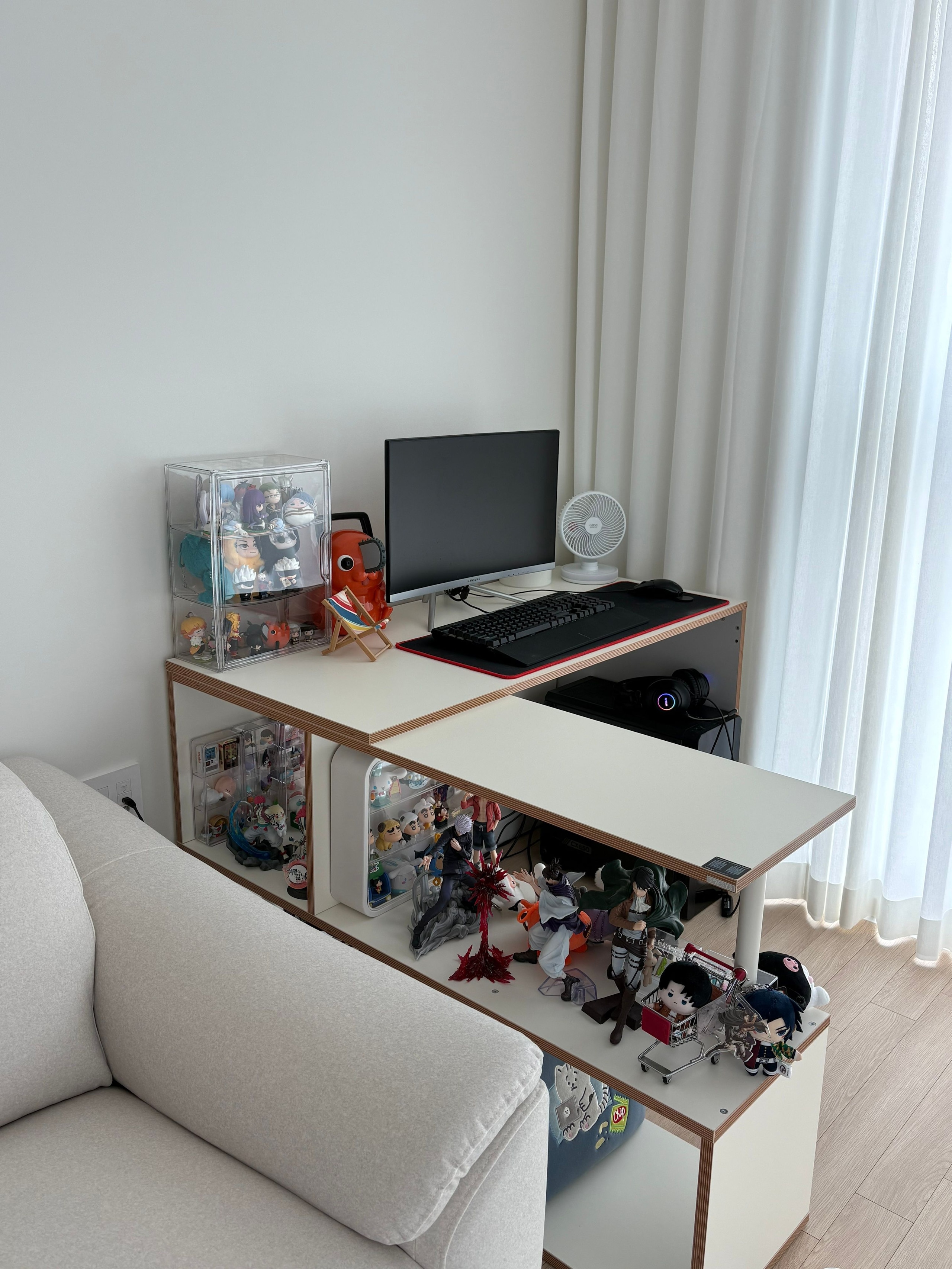 Bridge E0 Corner Desk & Bookshelf Set user photo