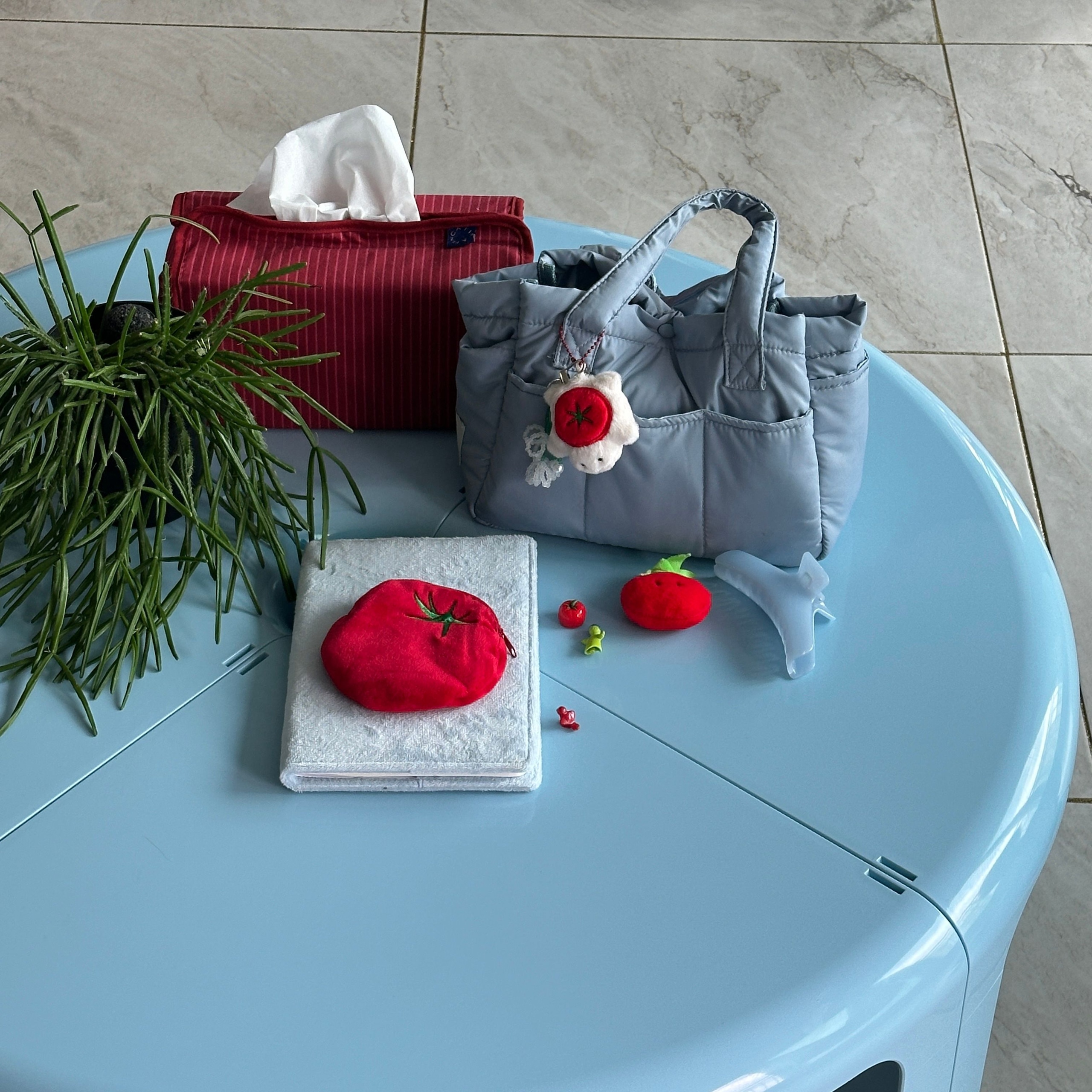 Quarter Modular Round Coffee Table user photo