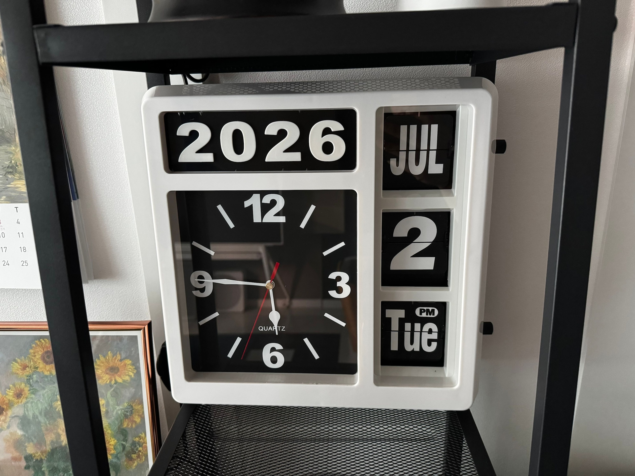 Wemble Silent Flip Perpetual Calendar Wall Clock user photo