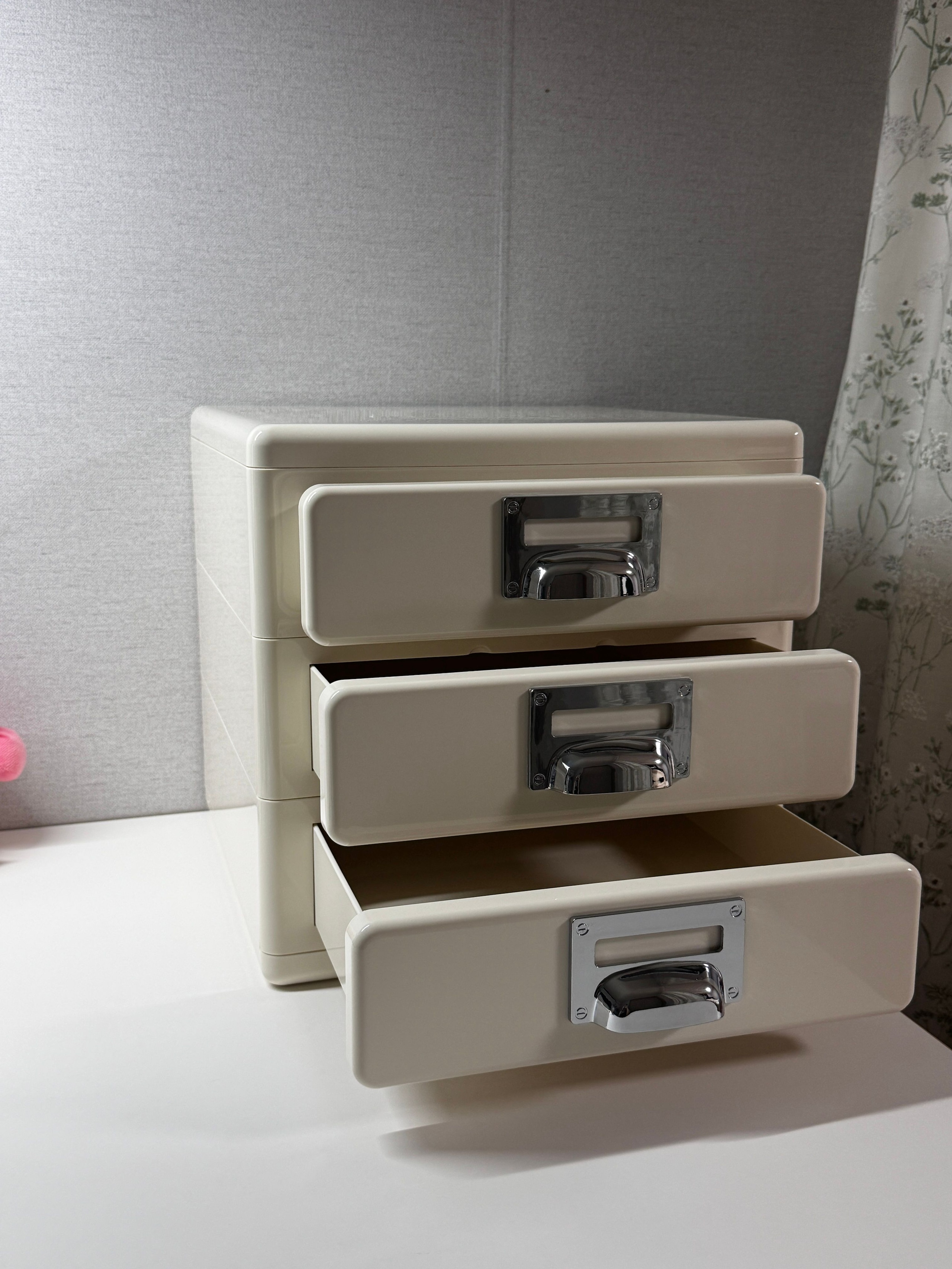 Moto Mini Desk Drawer Cabinet user photo