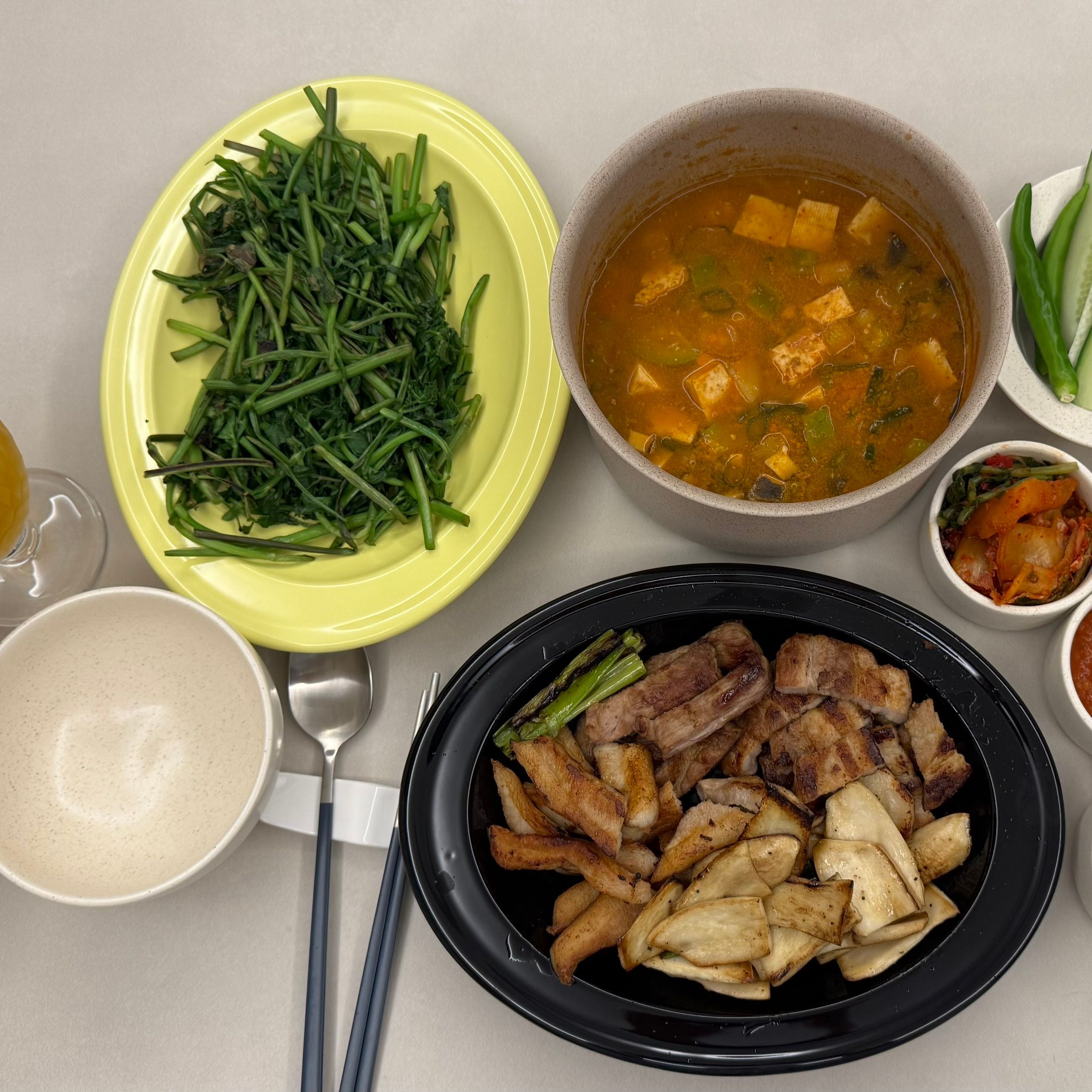Vivid Color Oval Deep Plate user photo