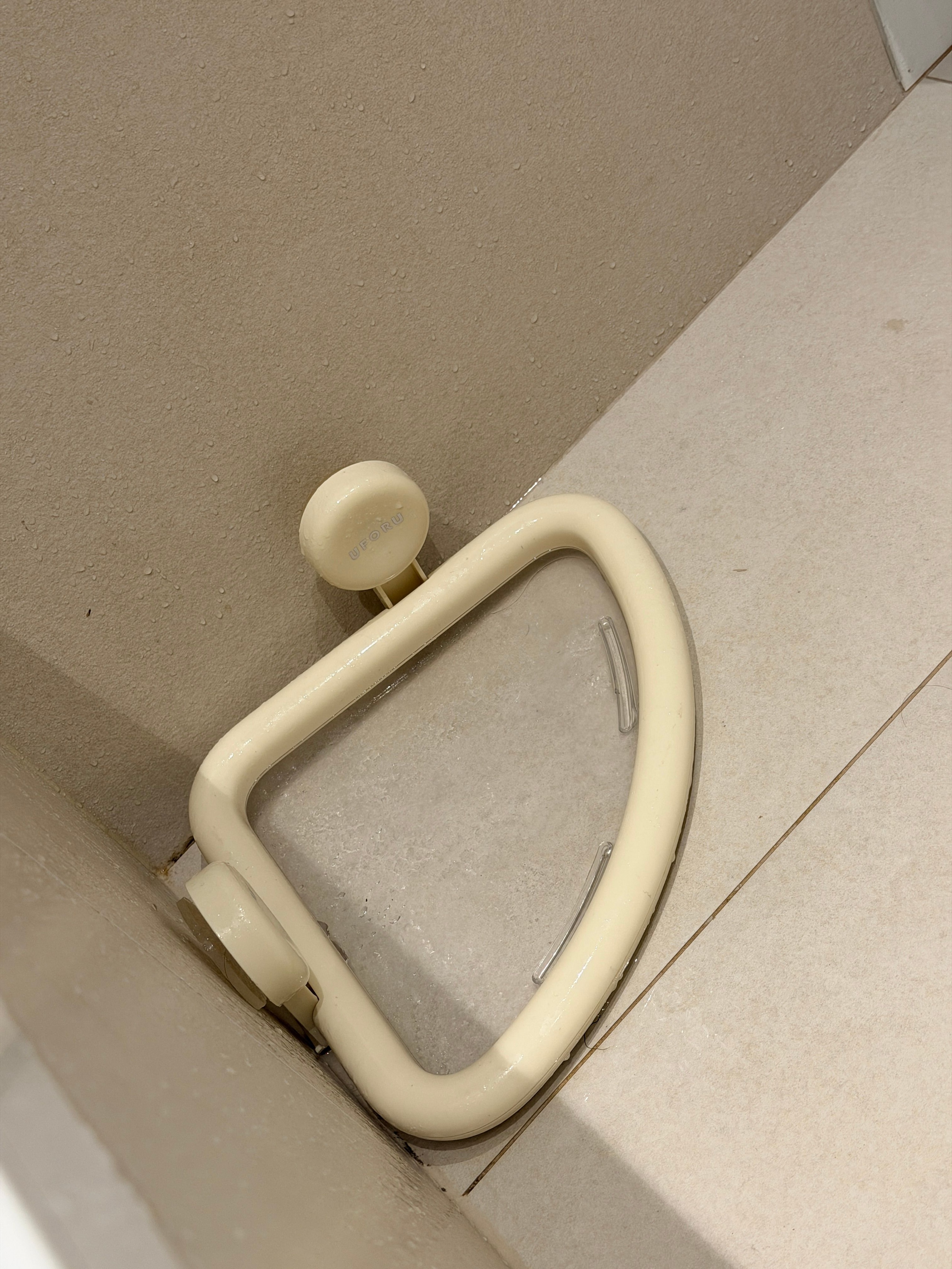 No-Drill Pastel Bathroom Storage Shelf user photo